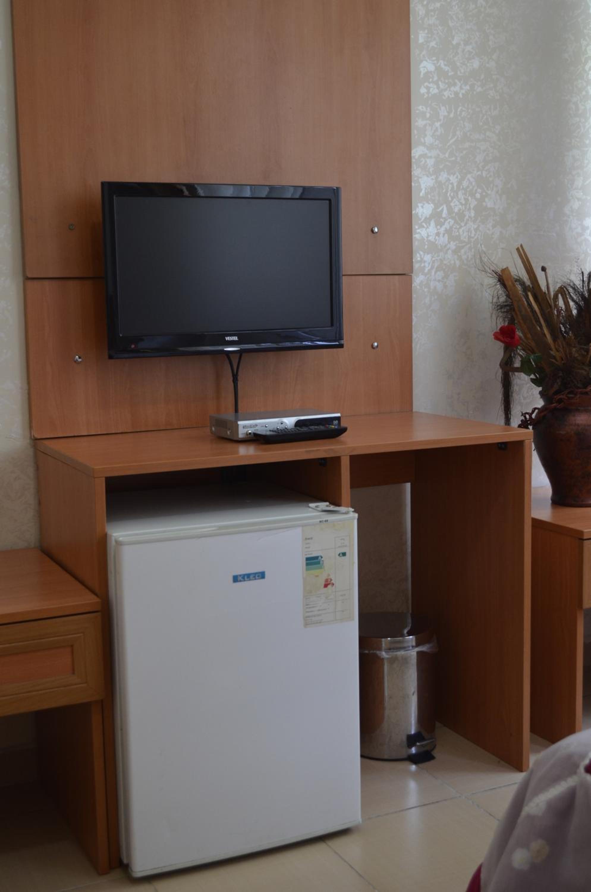 Economy Twin Room with Shared Bathroom photo 3