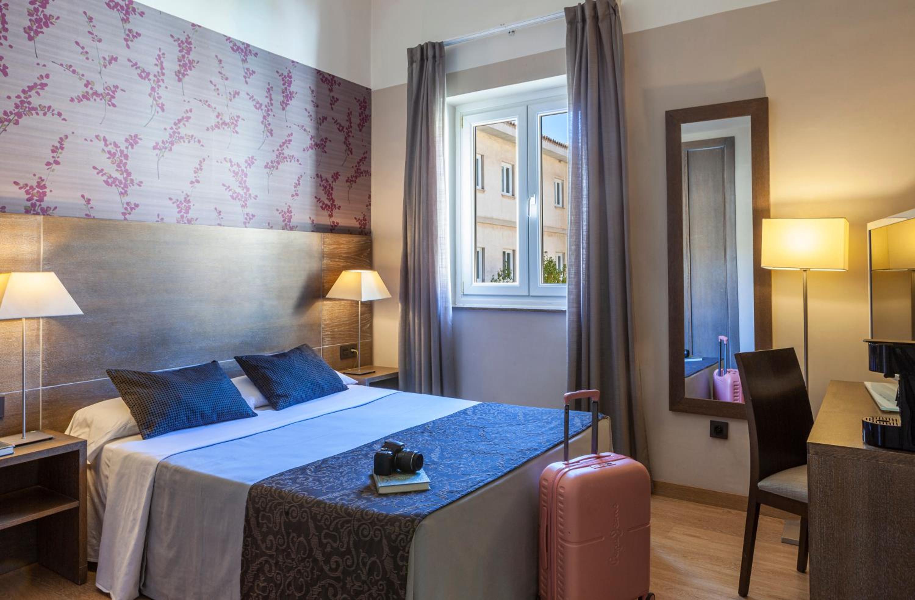 Queen Room with Spa Bath photo 2