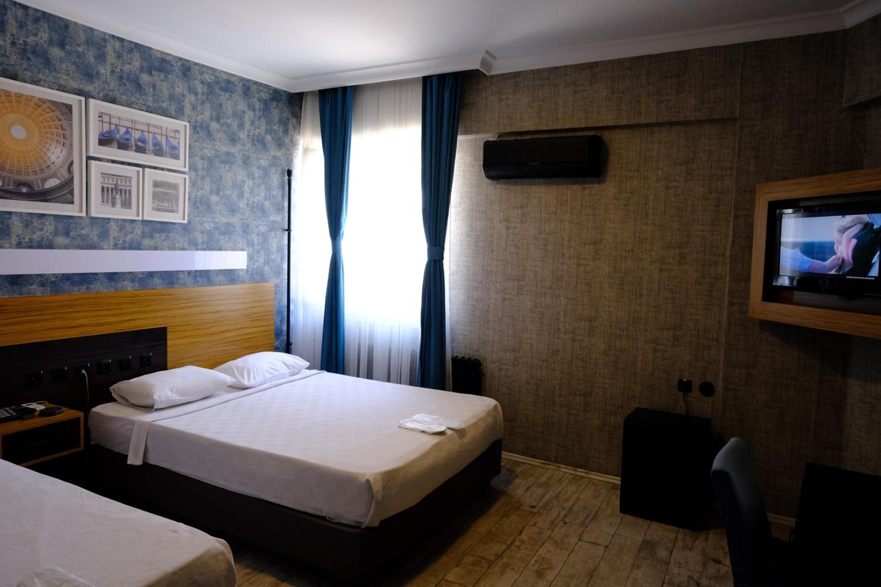 Standard Double or Twin Room photo 3