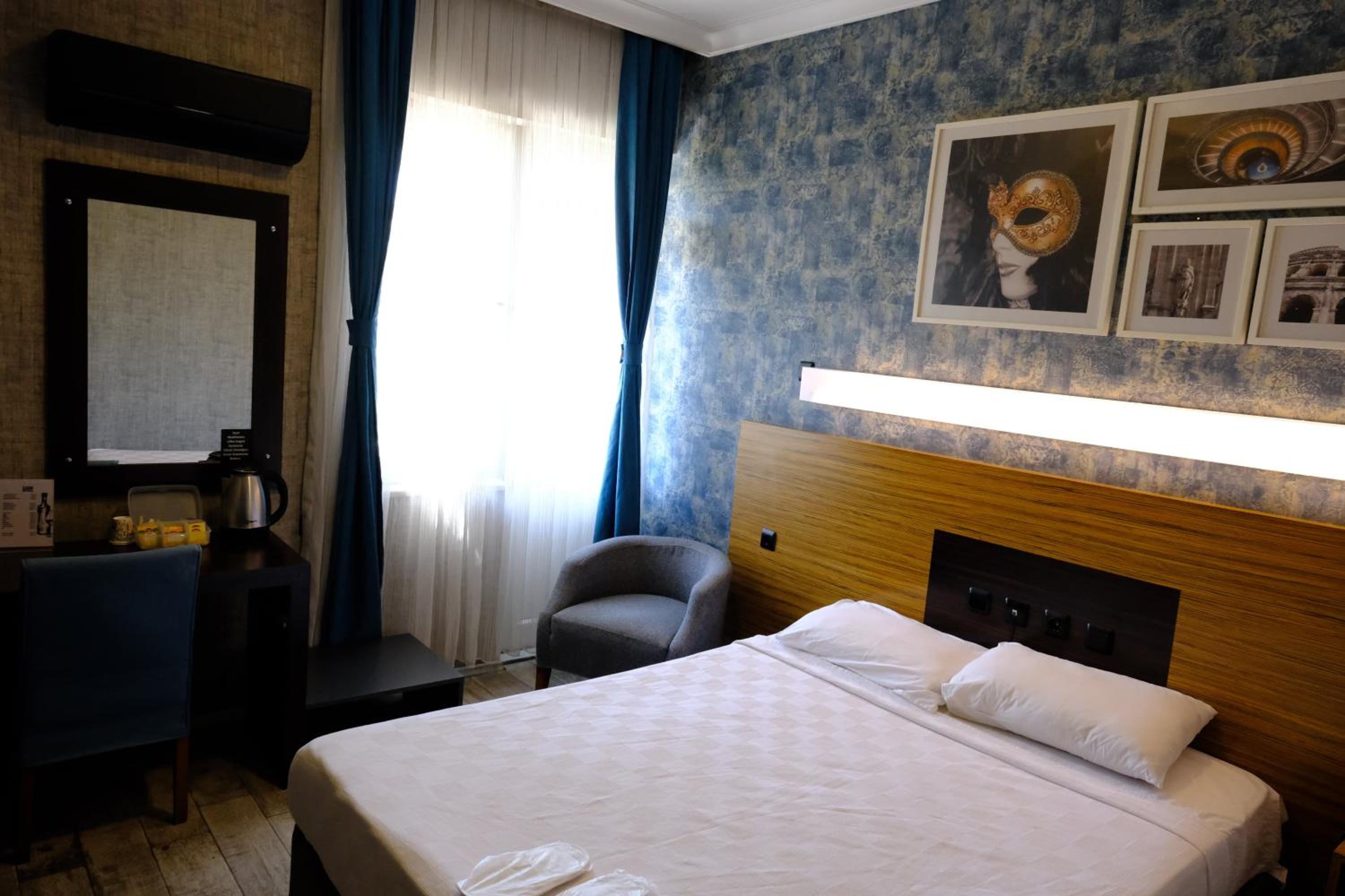 Standard Double or Twin Room photo 2