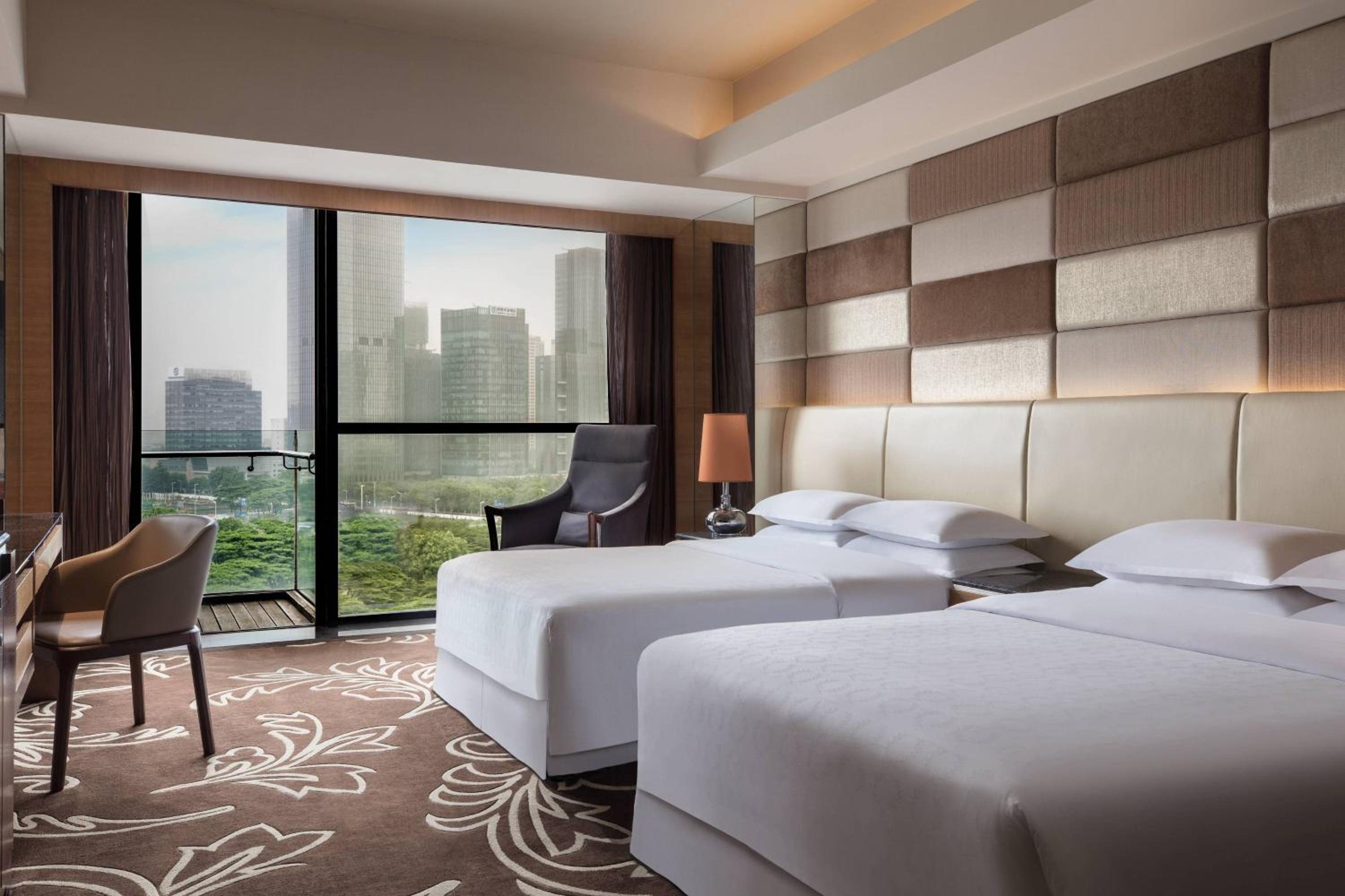 Deluxe Twin City View, Guest room, 2 Double, City view - Photo 3