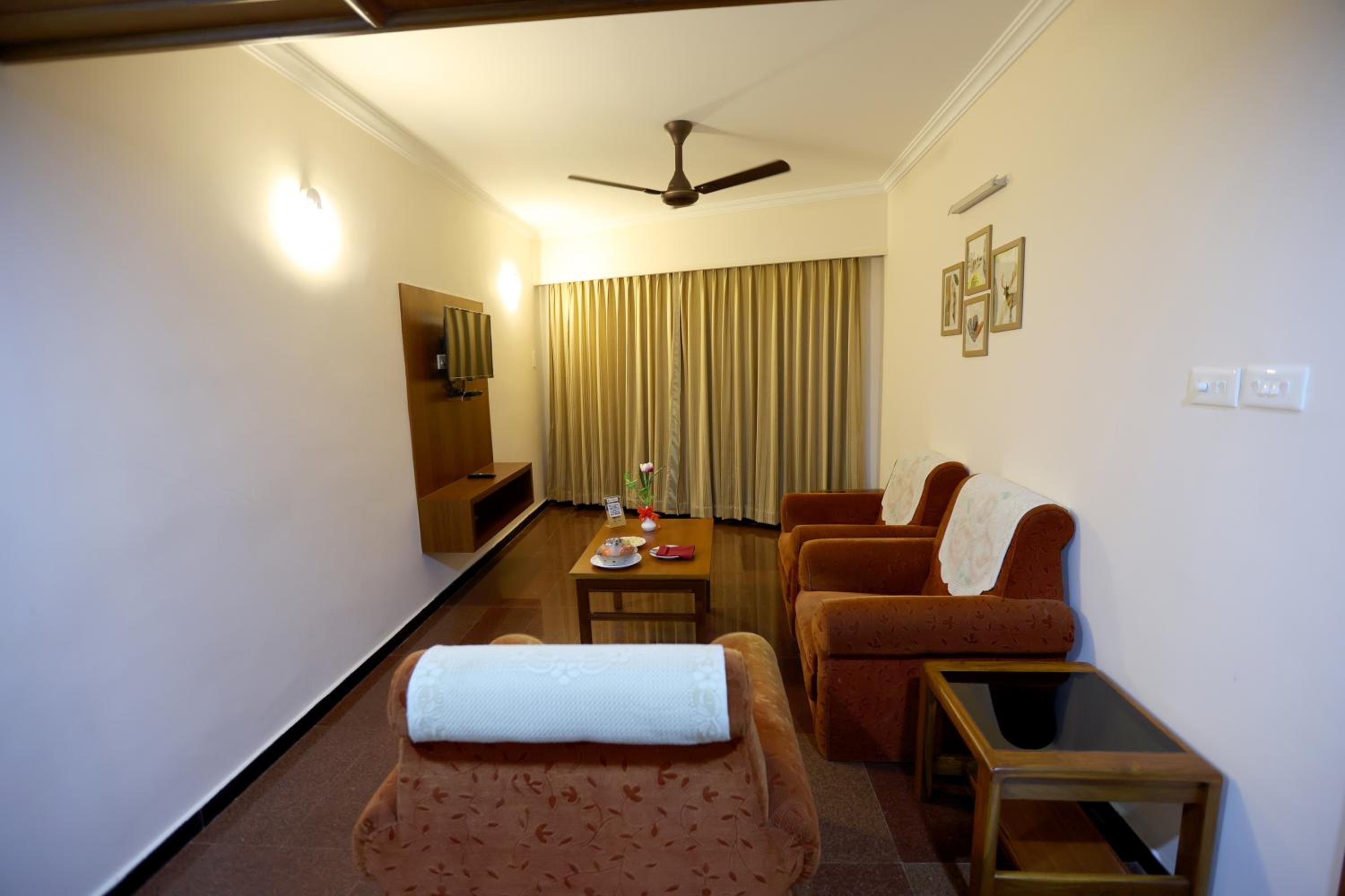 Suite - Photo 10
