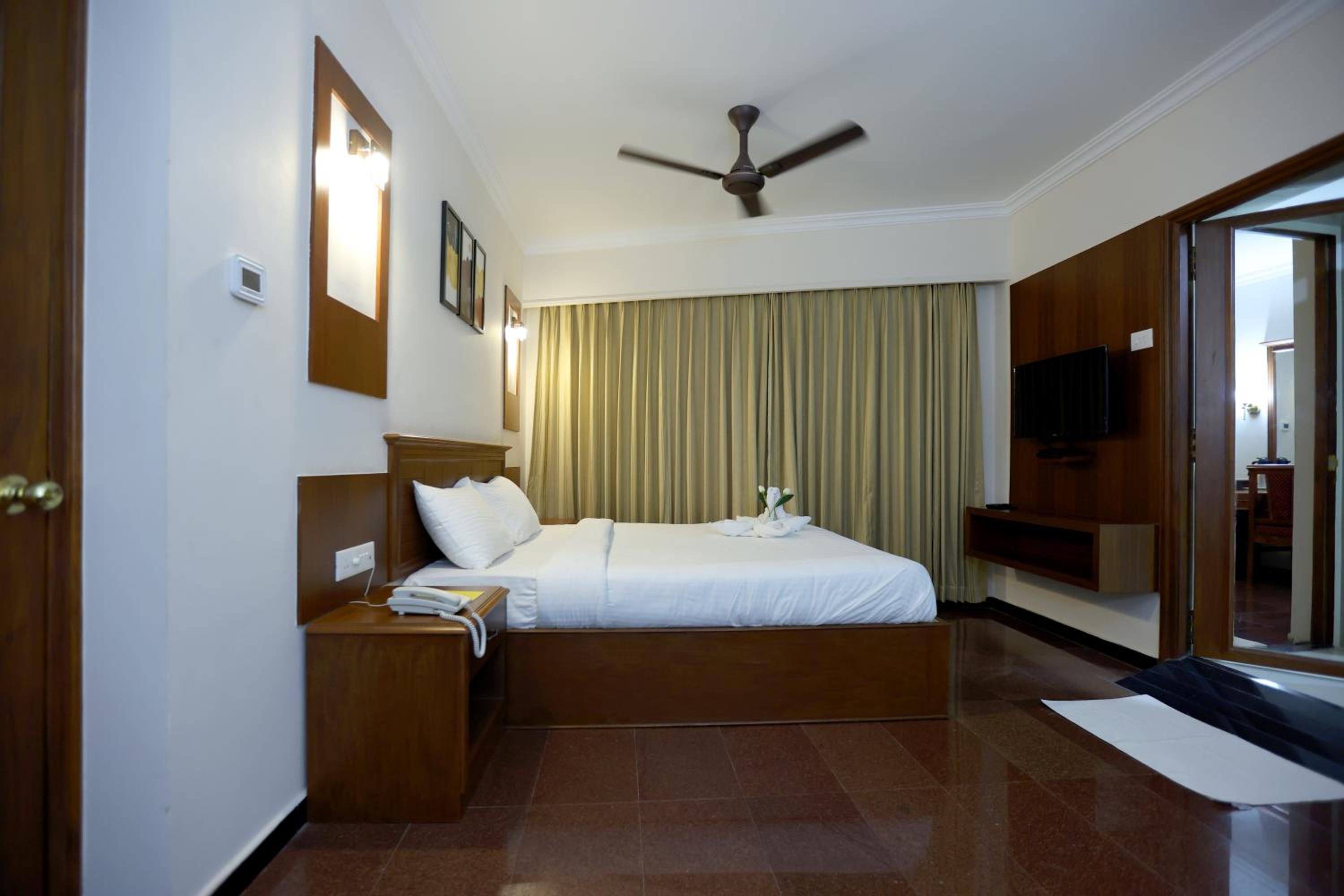 Suite - Photo 7