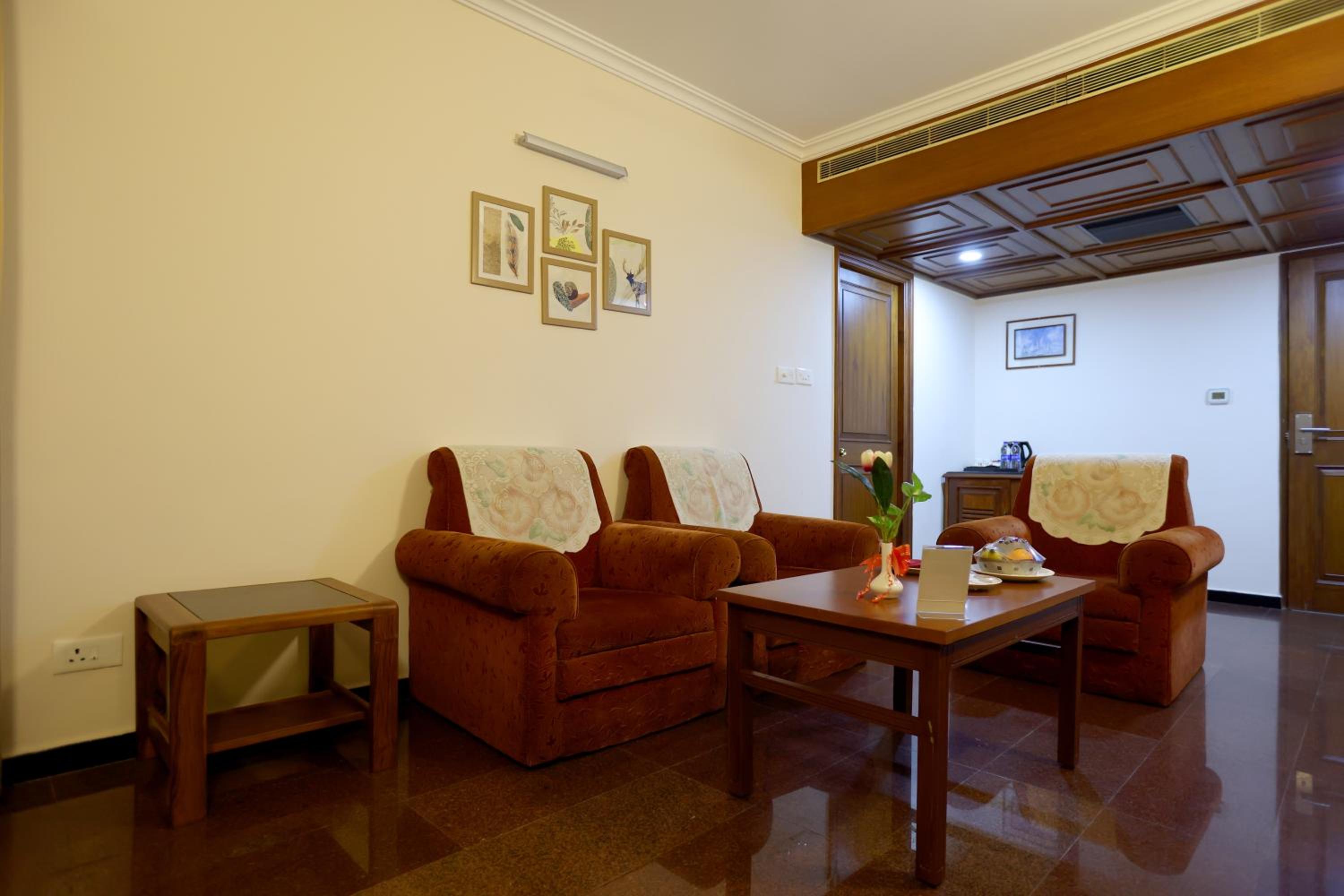 Suite - Photo 6