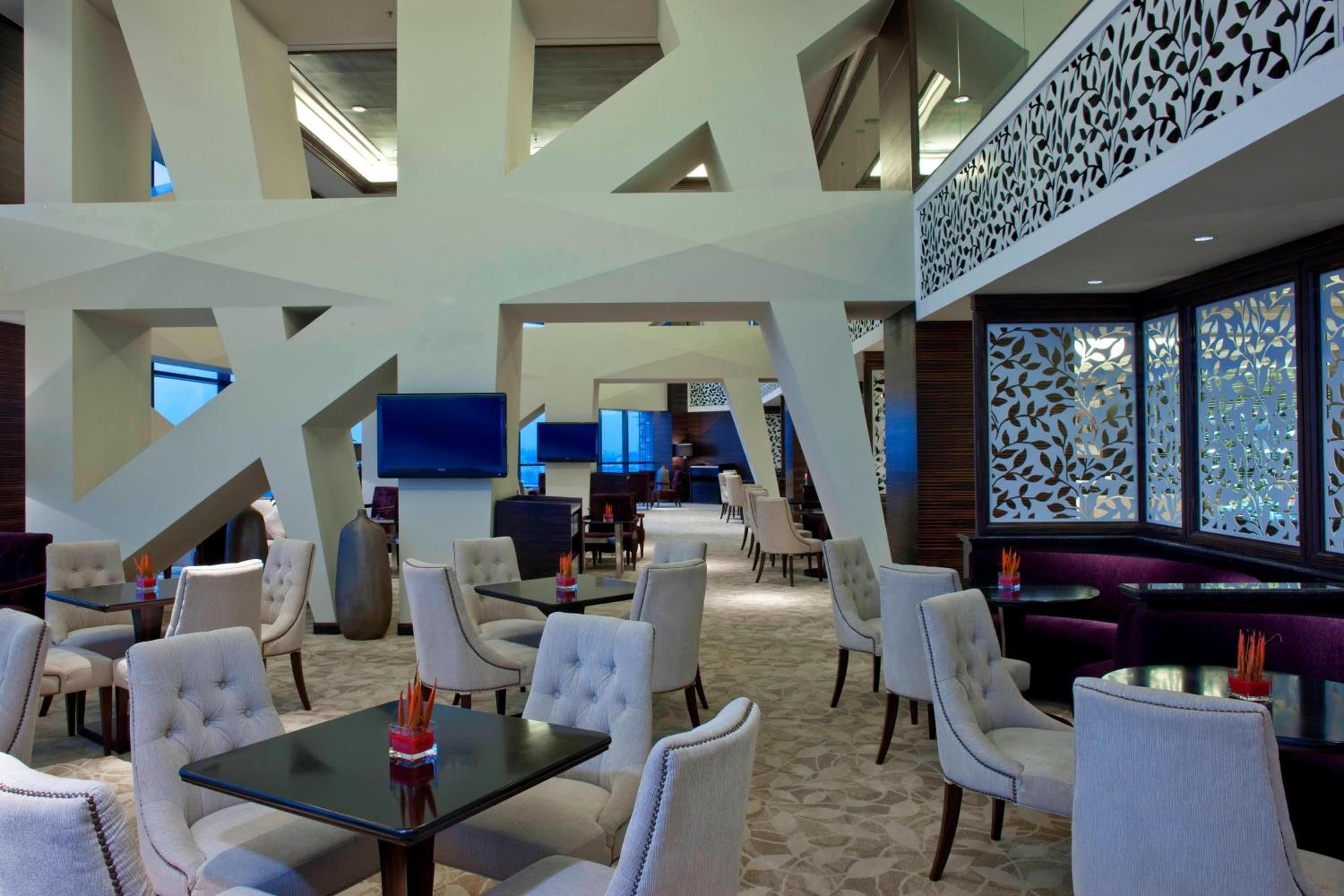 Executive King City View, Club lounge access, Guest room - Photo 7