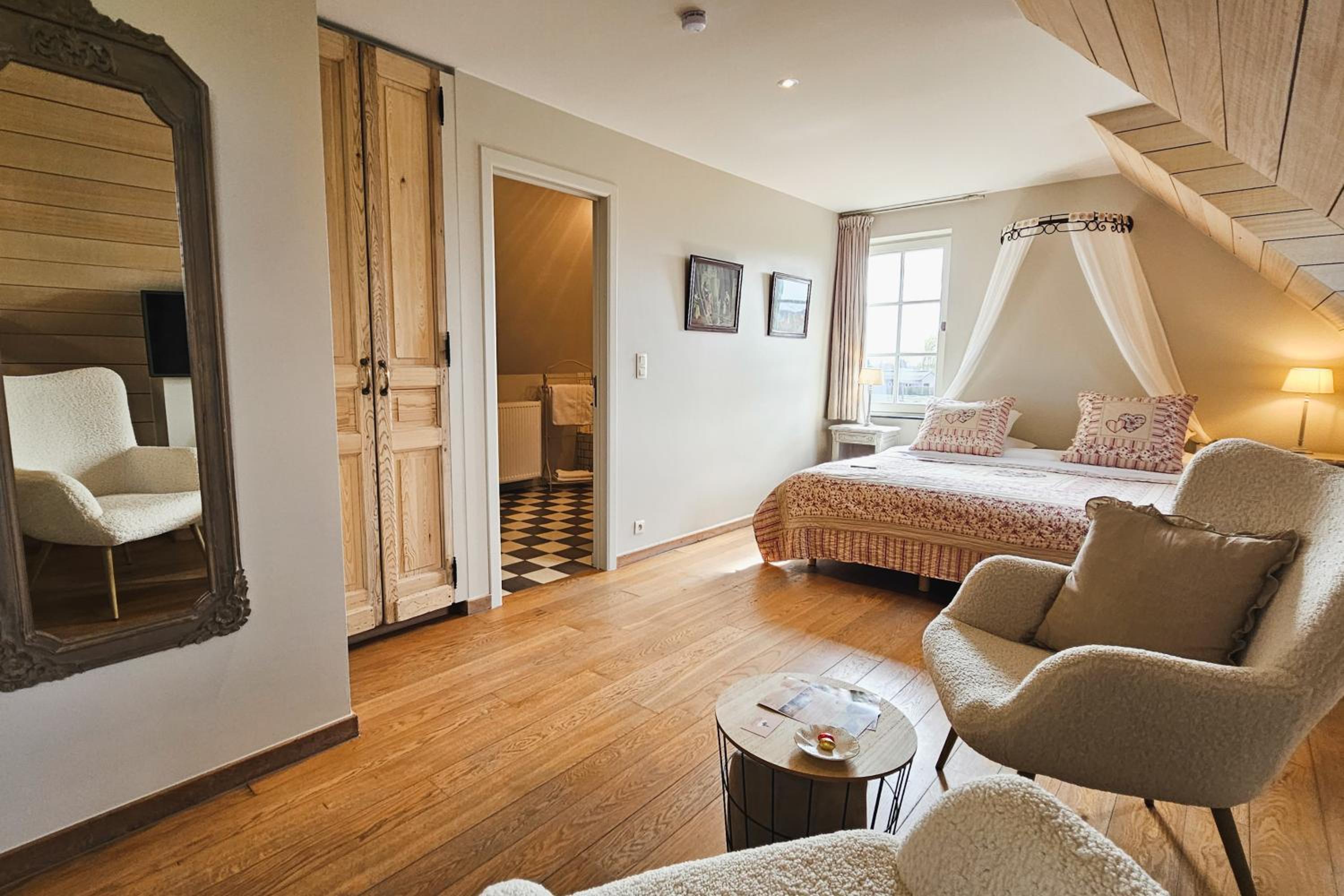 Queen Room with Spa Bath photo 1