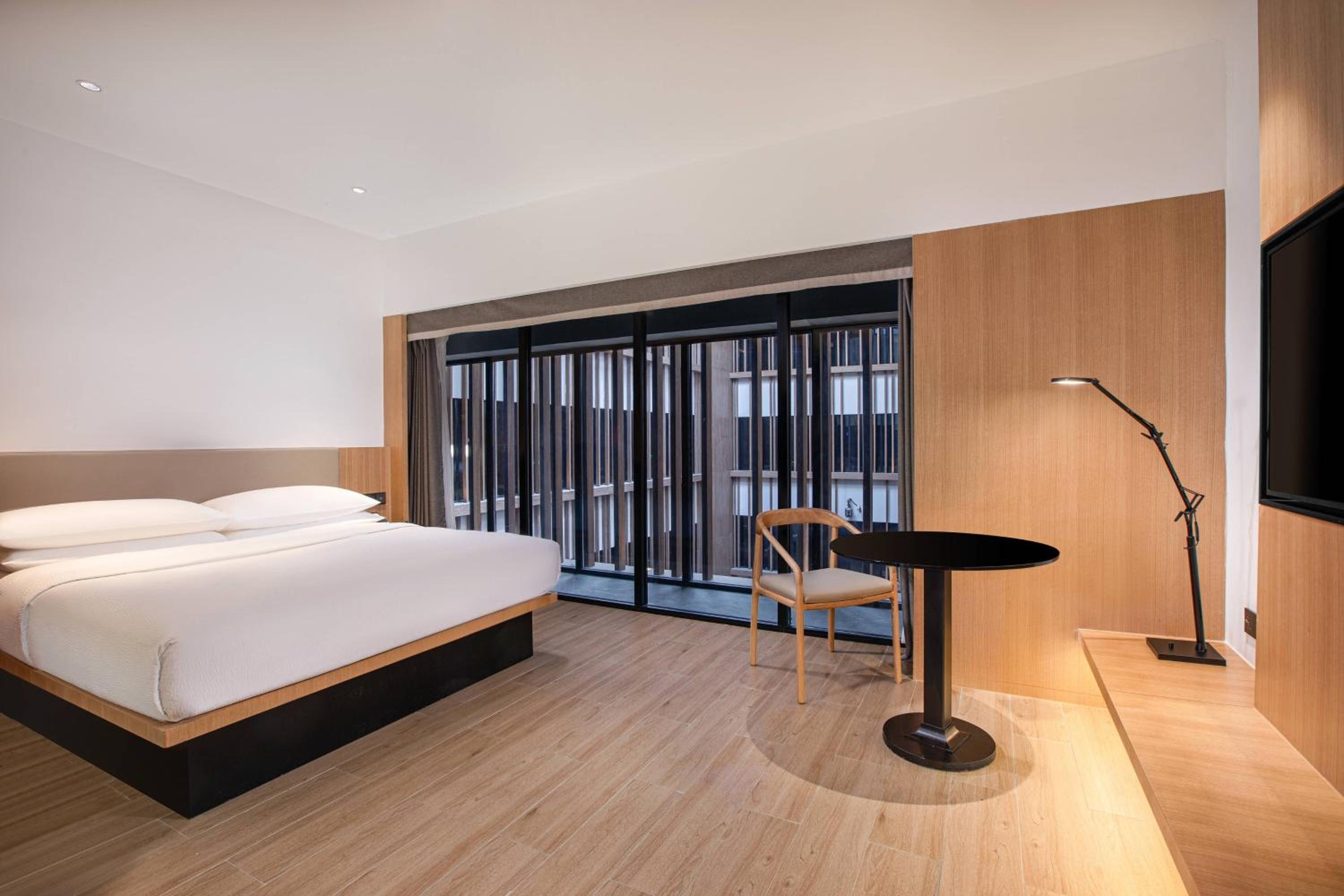 Standard King Room photo 1