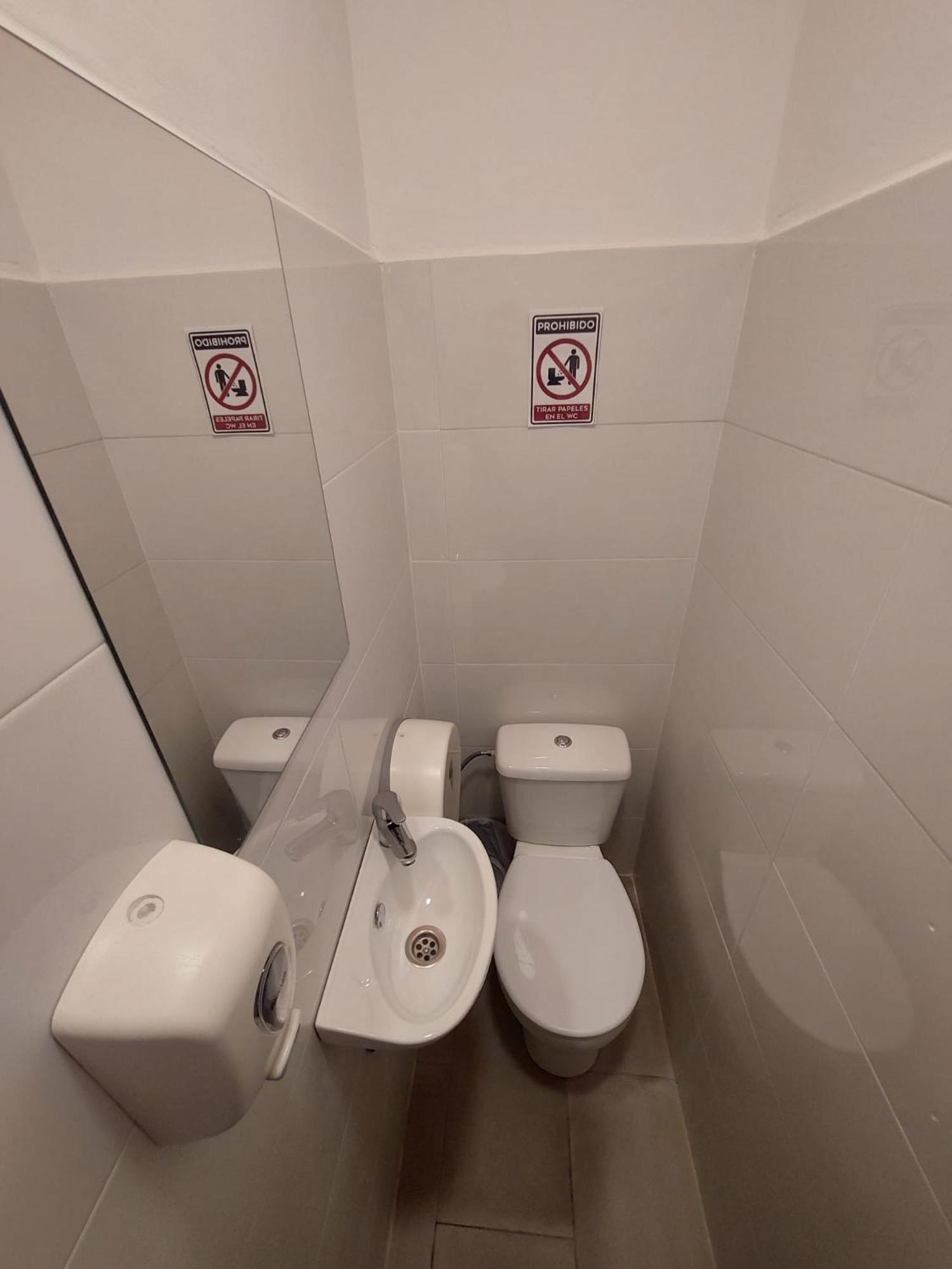 Double Room with Shared Bathroom photo 3