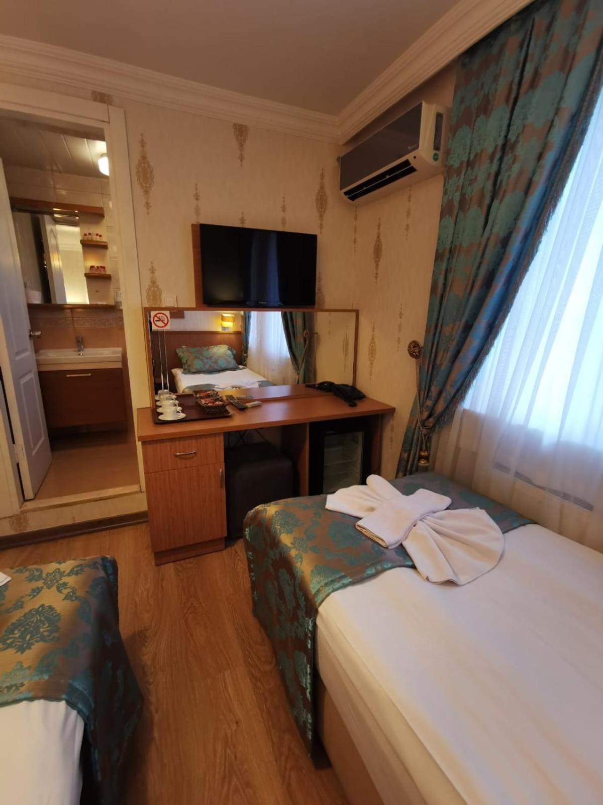 Standard Twin Room photo 2