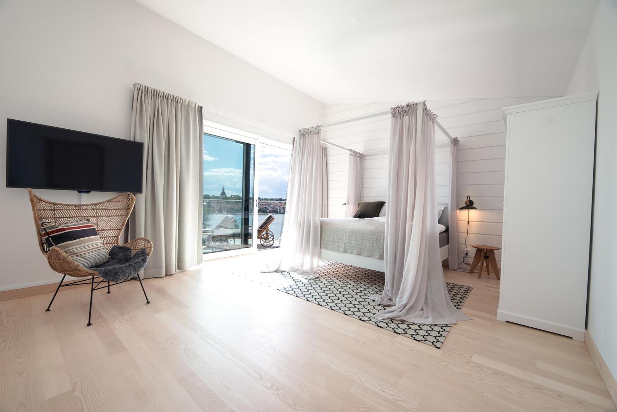 Deluxe Suite with Sea View