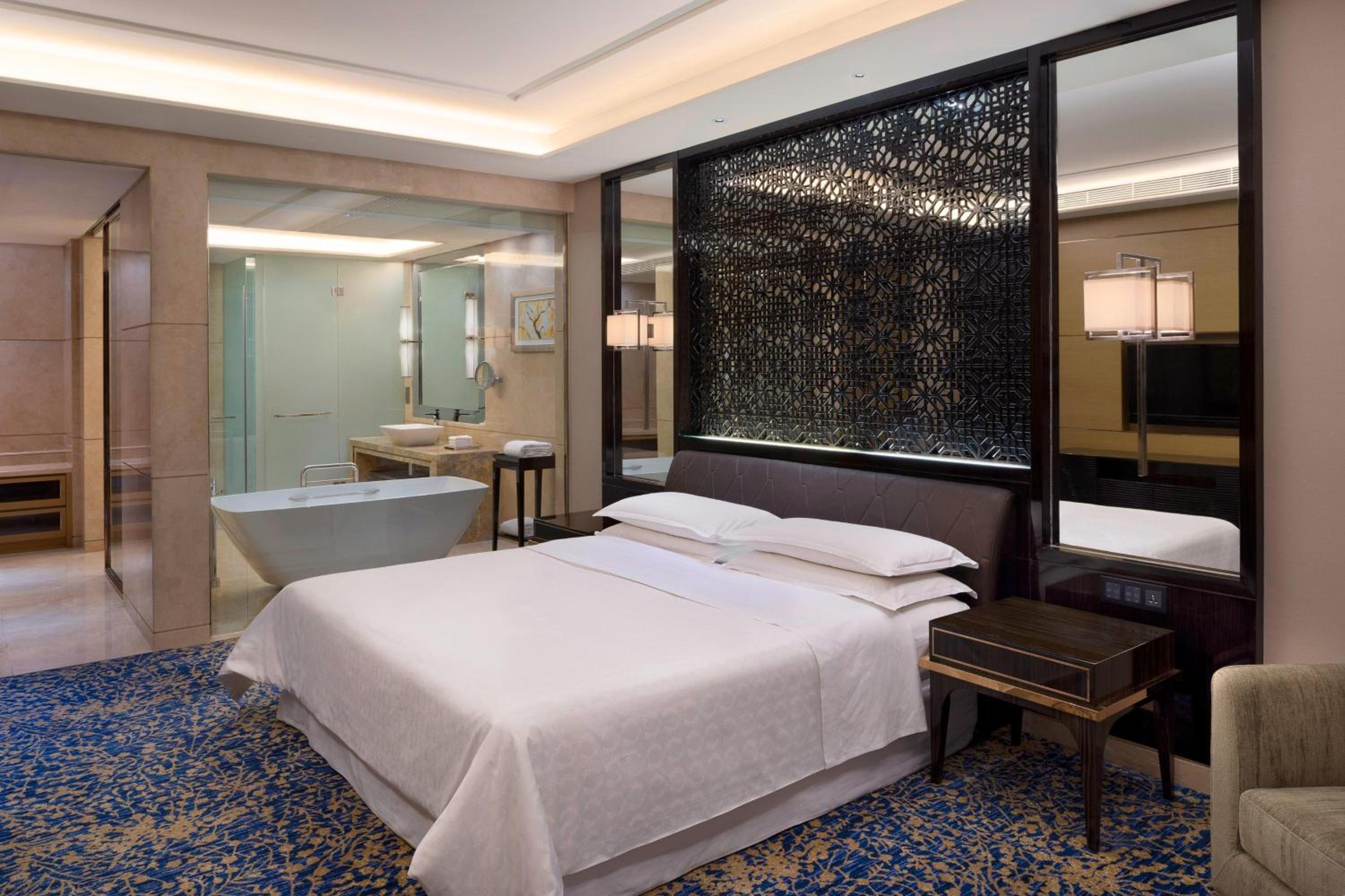 Sheraton Suite Room, Club level, 1 Bedroom Junior Suite