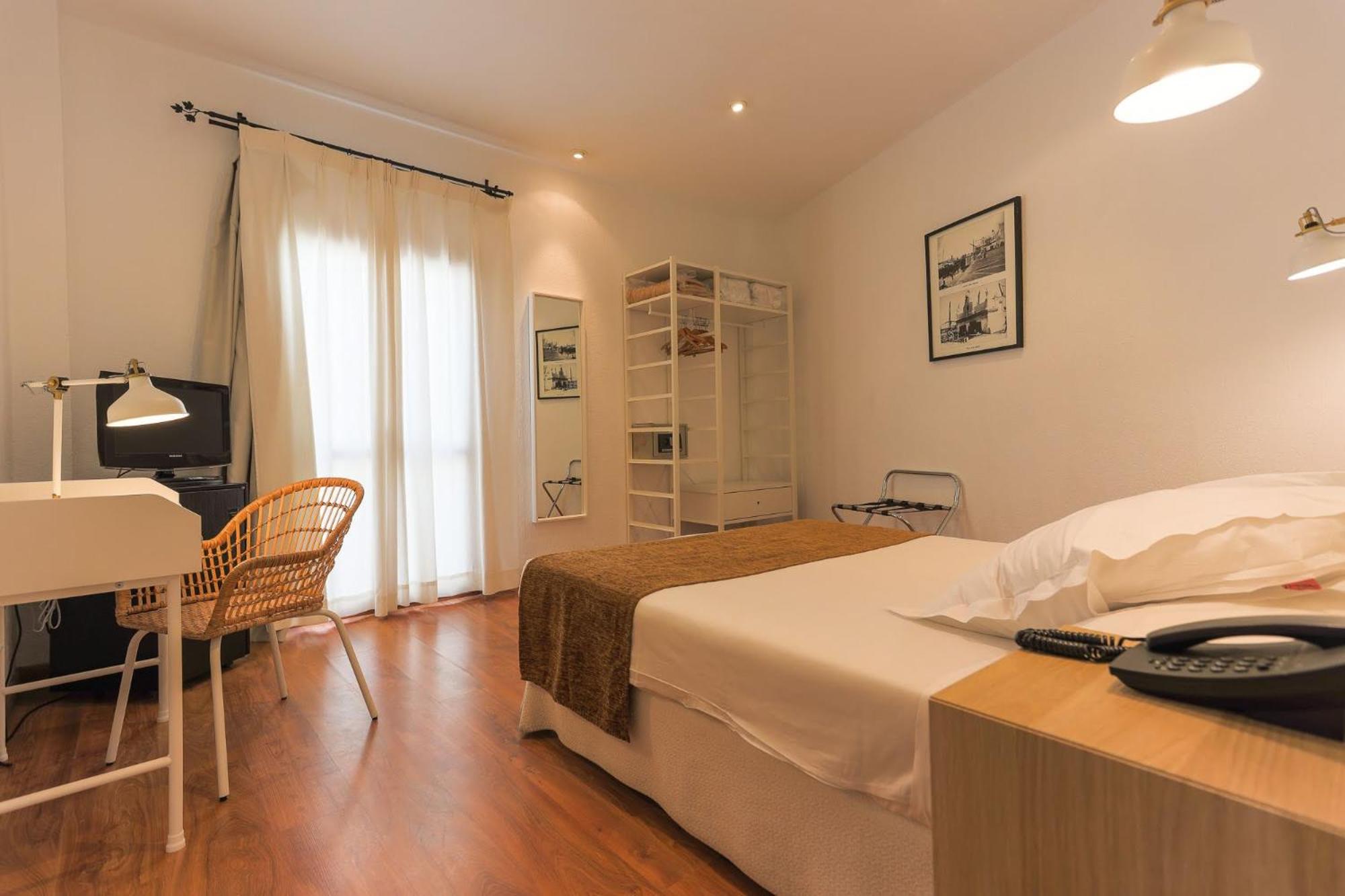Basic Double Room - Photo 3