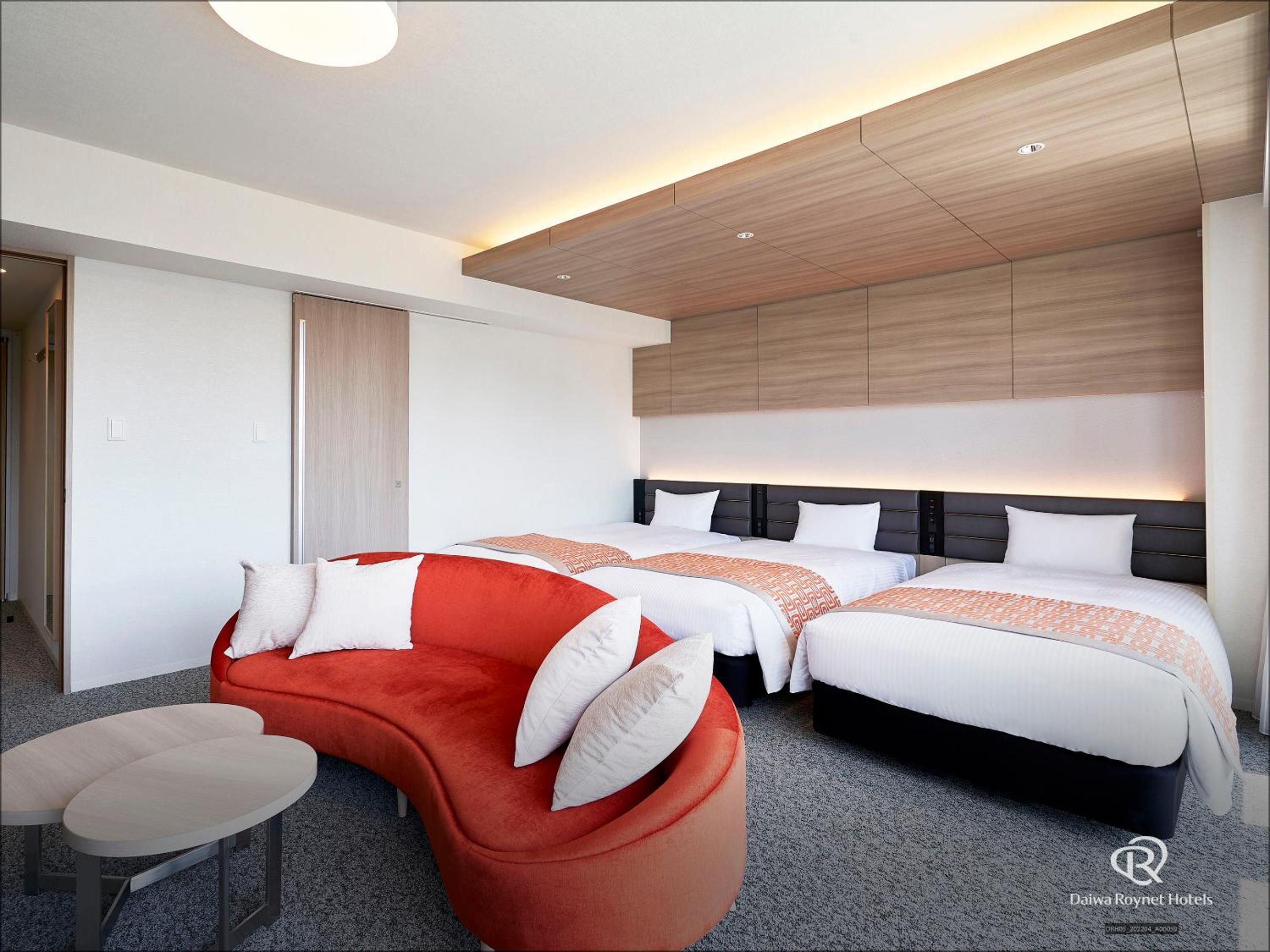 Triple Room - Smoking - Photo 4