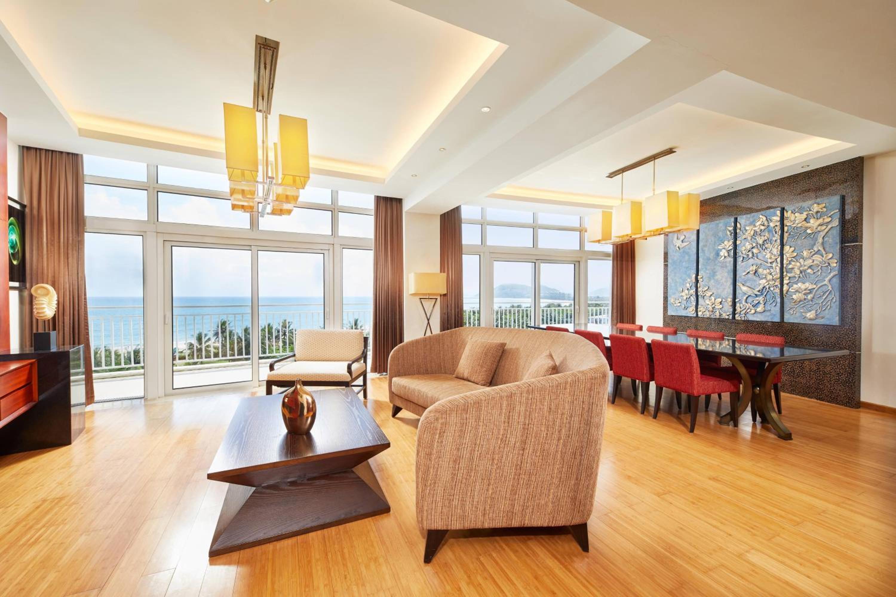 Club lounge access, 2 Bedroom Suite, Seafront, Top floor