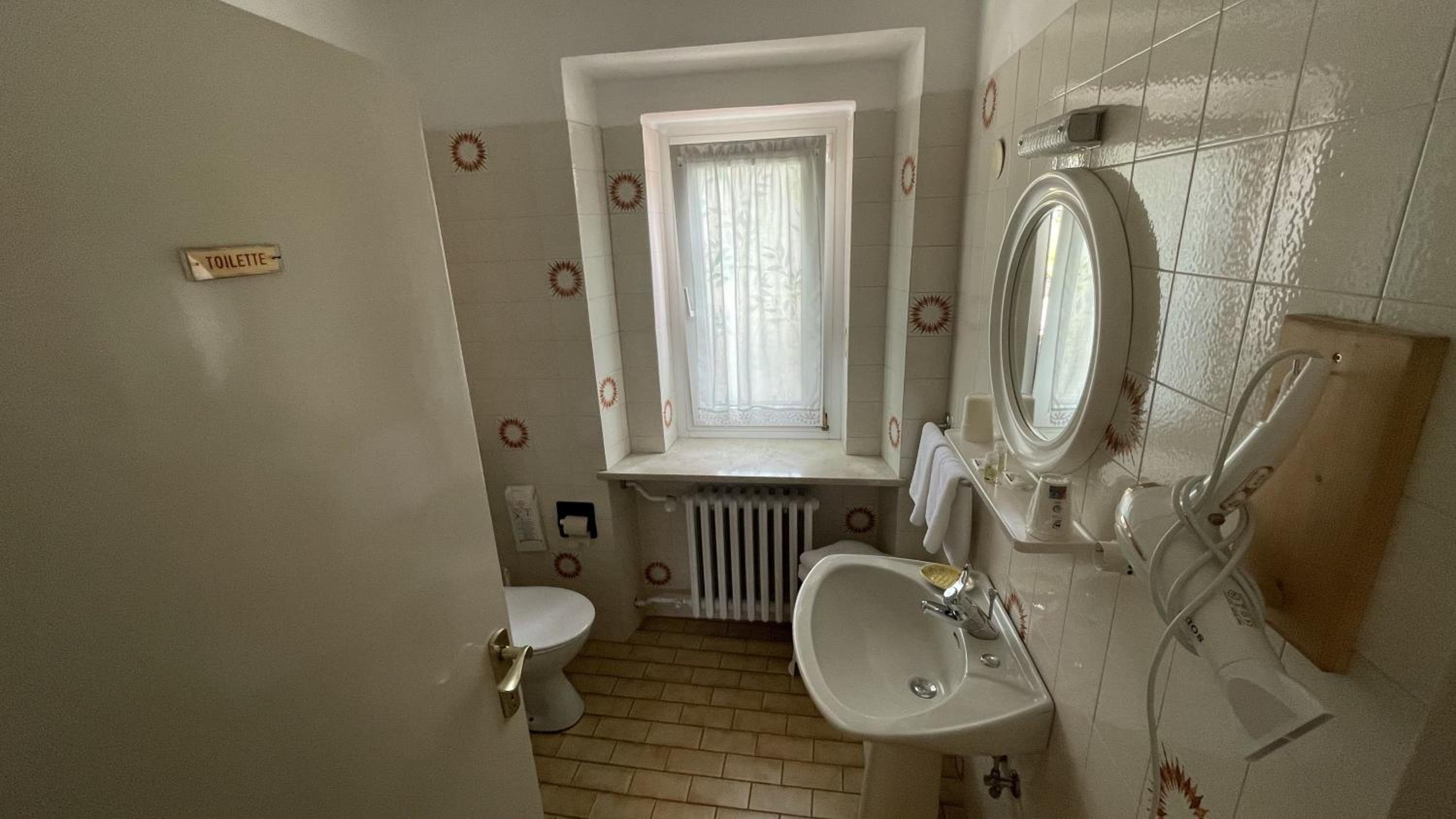Triple Room with Bathroom photo 2