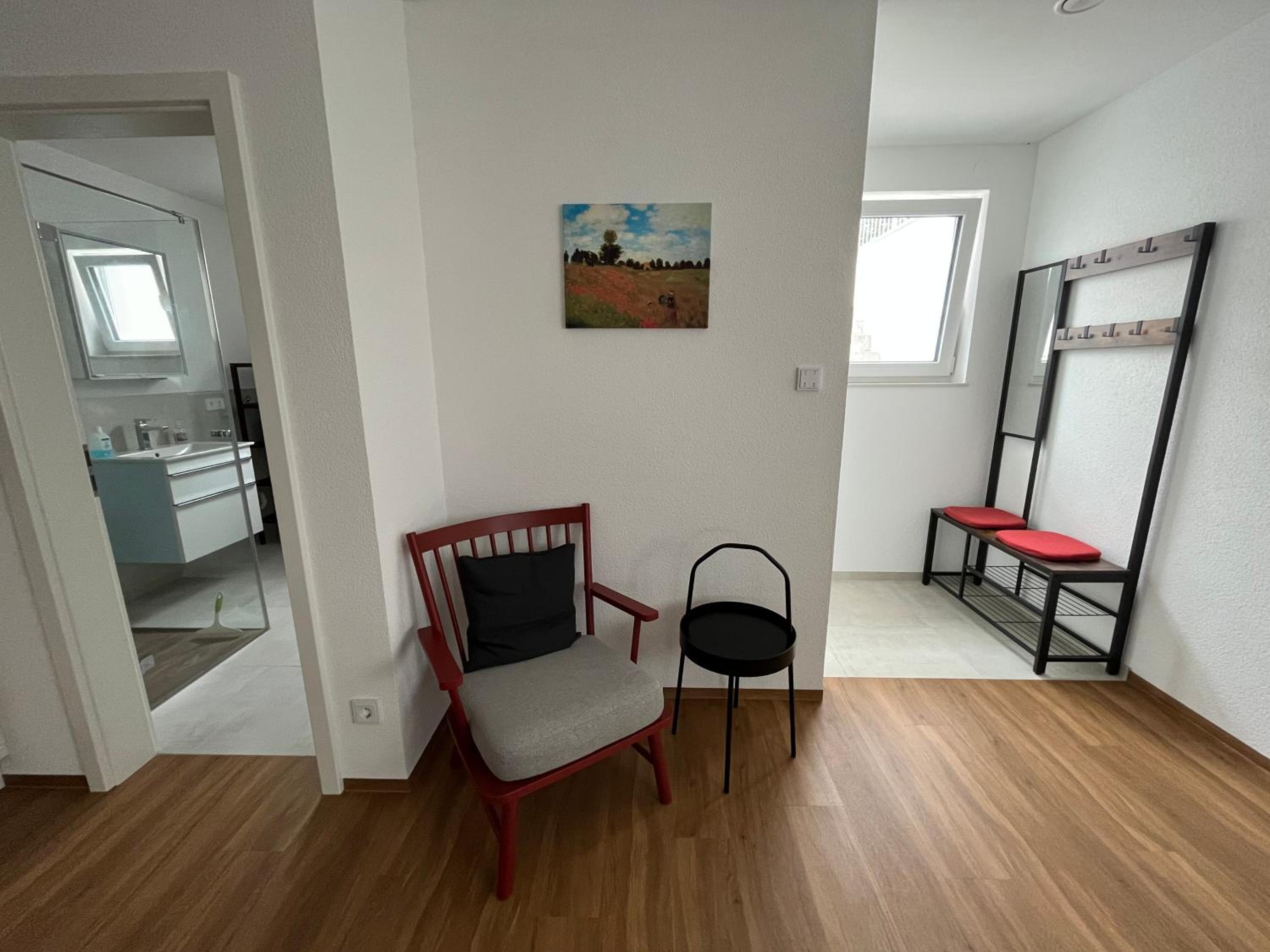 One-Bedroom Apartment photo 1
