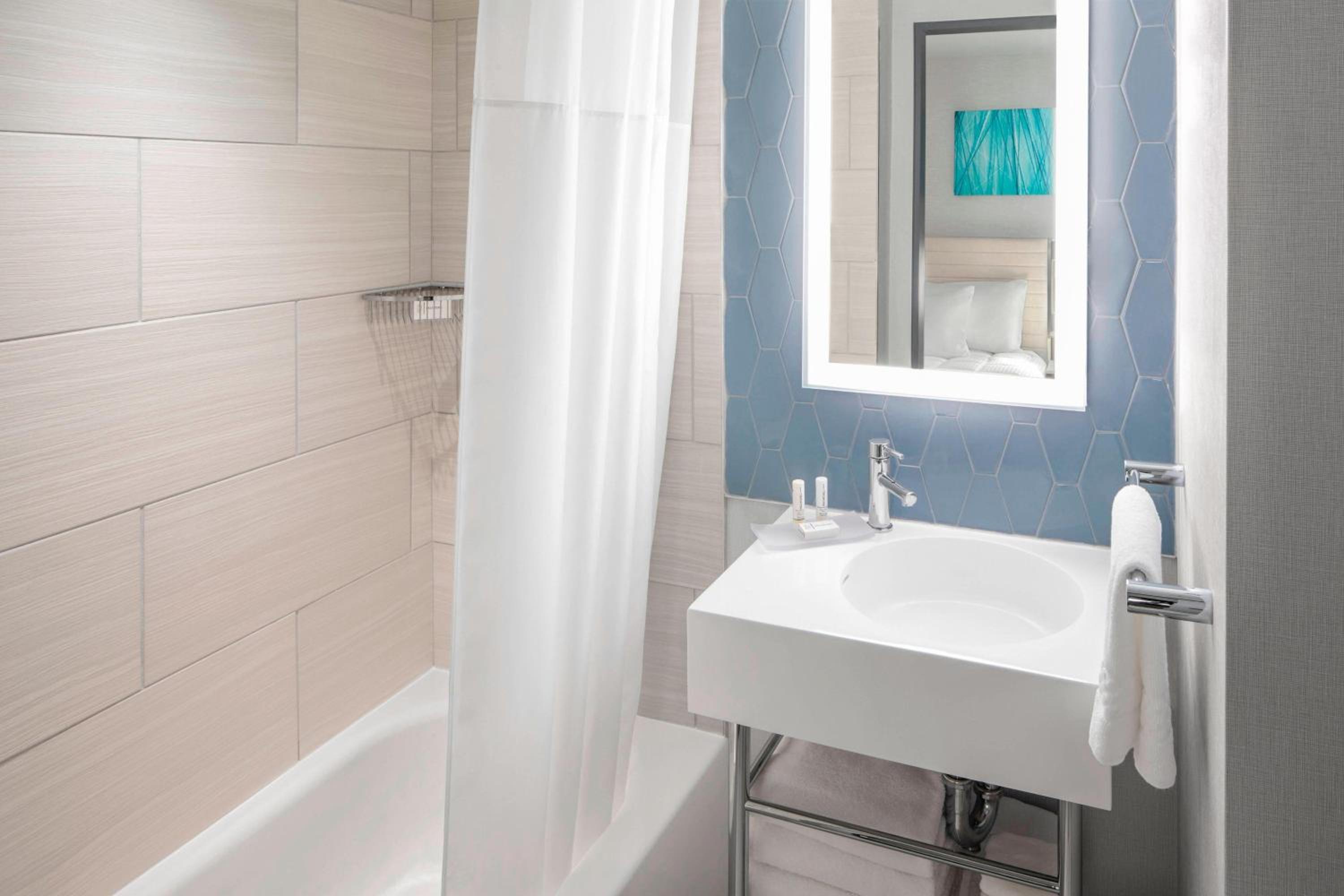 King Room with Roll-In Shower - Mobility Access/Hearing Accessible photo 3