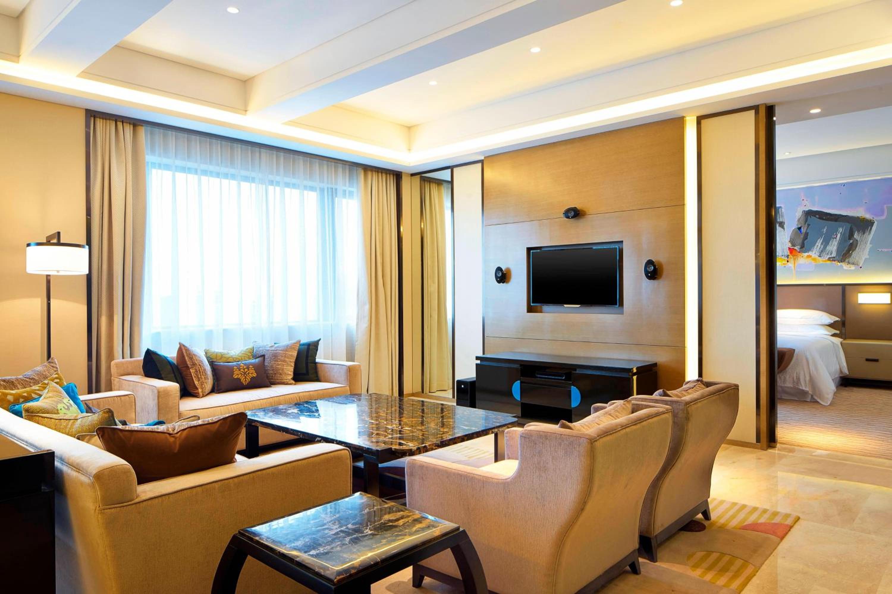 Premier Deluxe Suite, 1 Bedroom Suite, 1 King, High floor photo 3