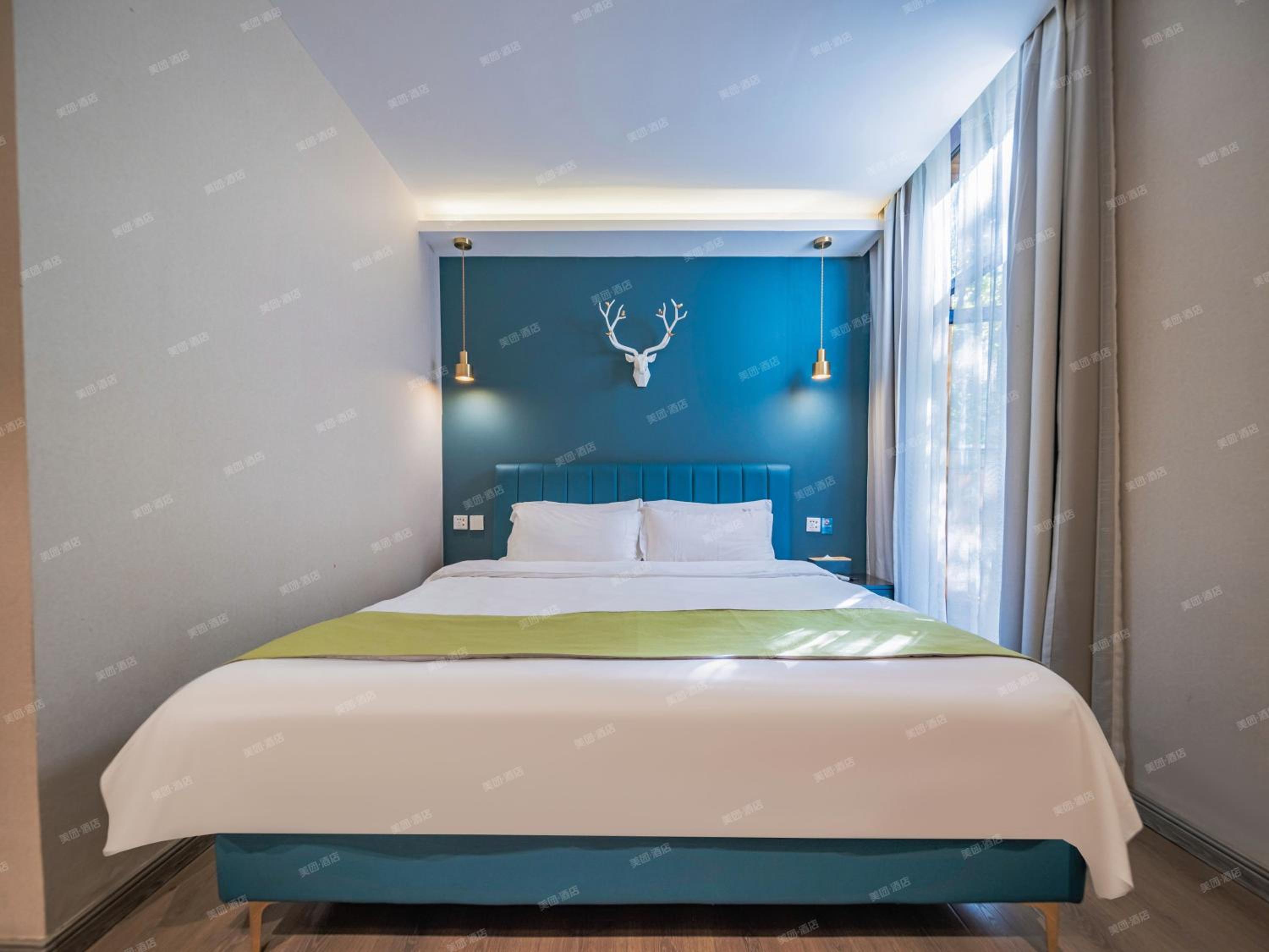 Superior Double Room with Balcony