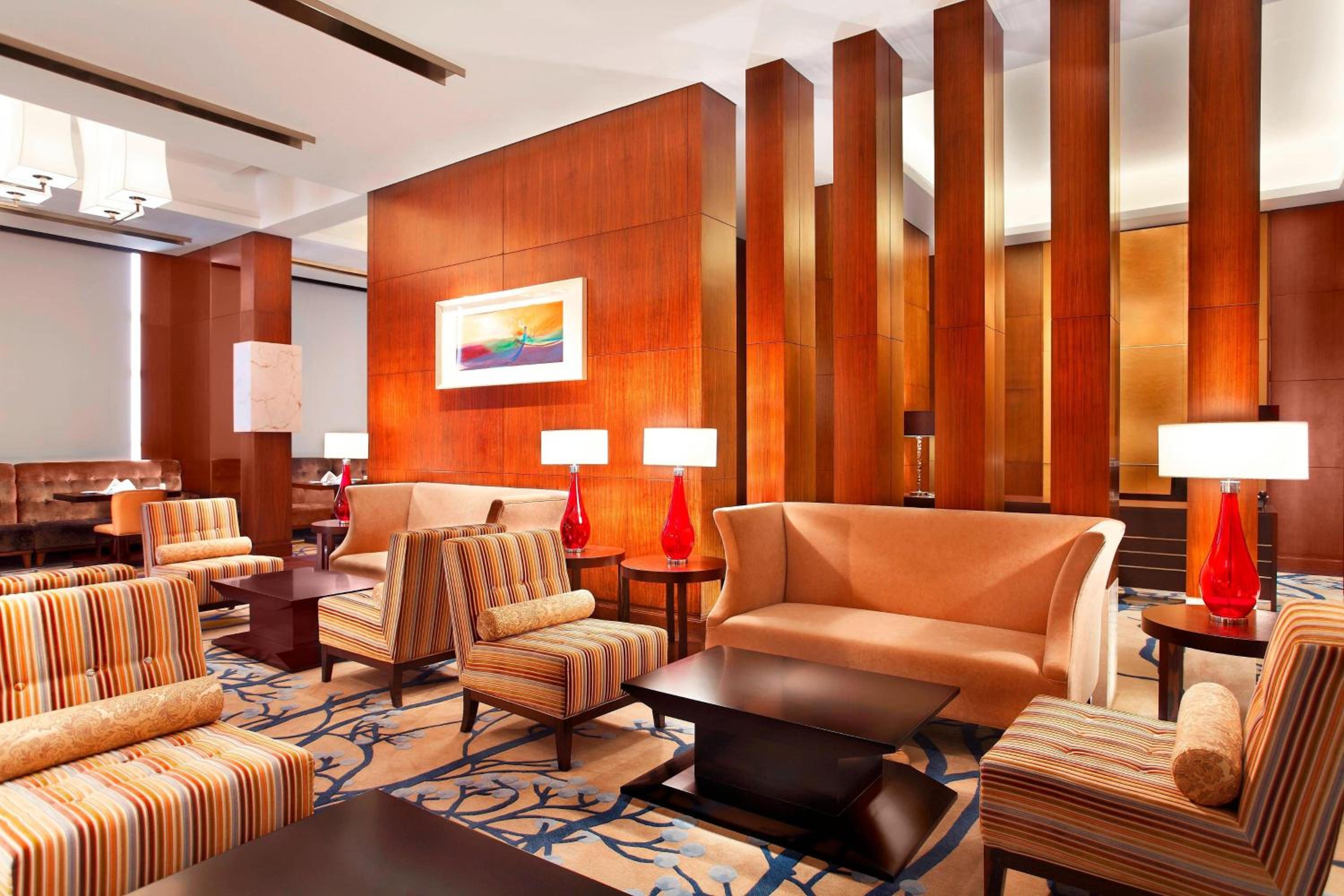 Club Deluxe, Club lounge access, Guest room, 1 King - Photo 6