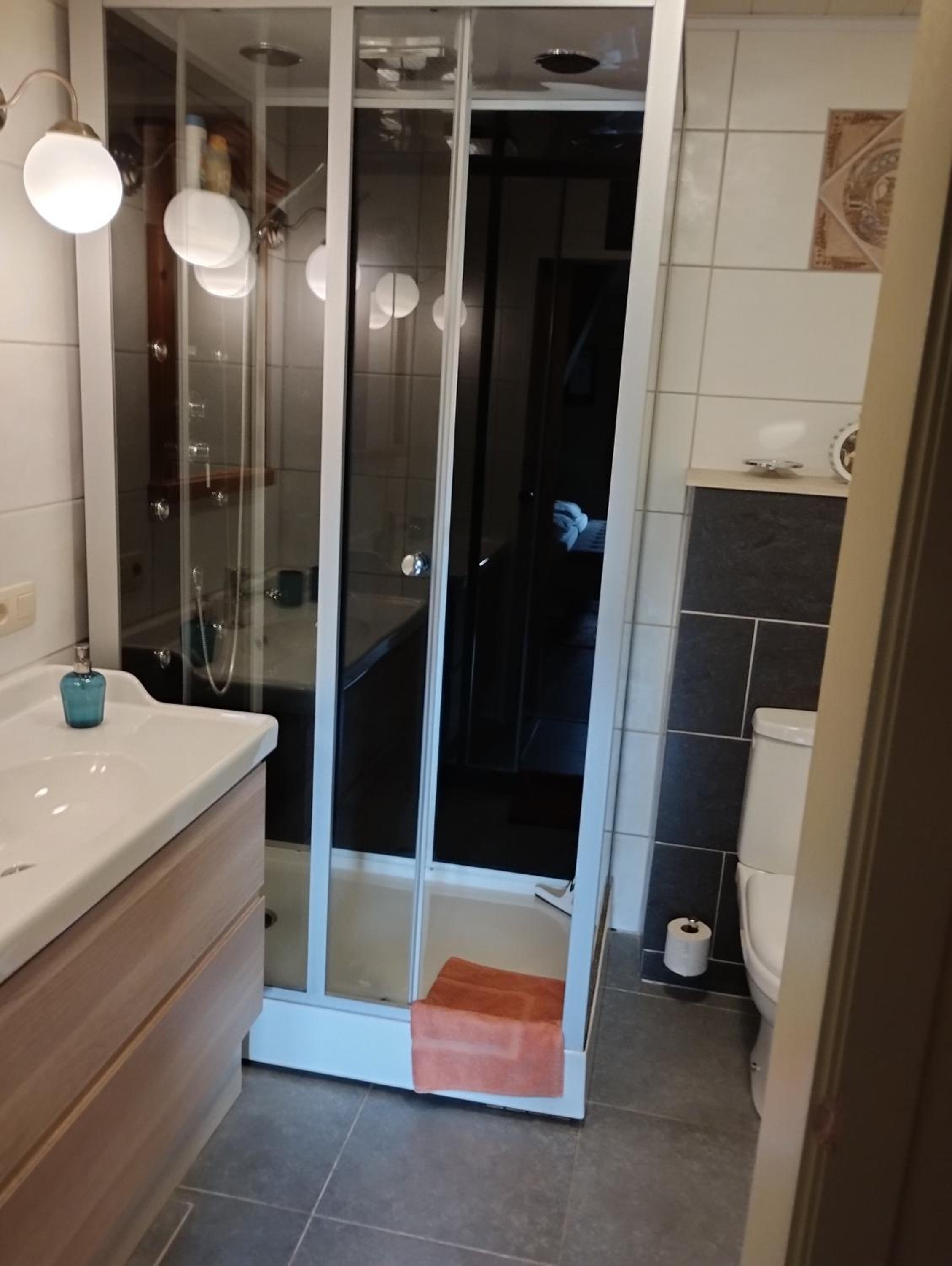 Family Room With Private Bathroom photo 3