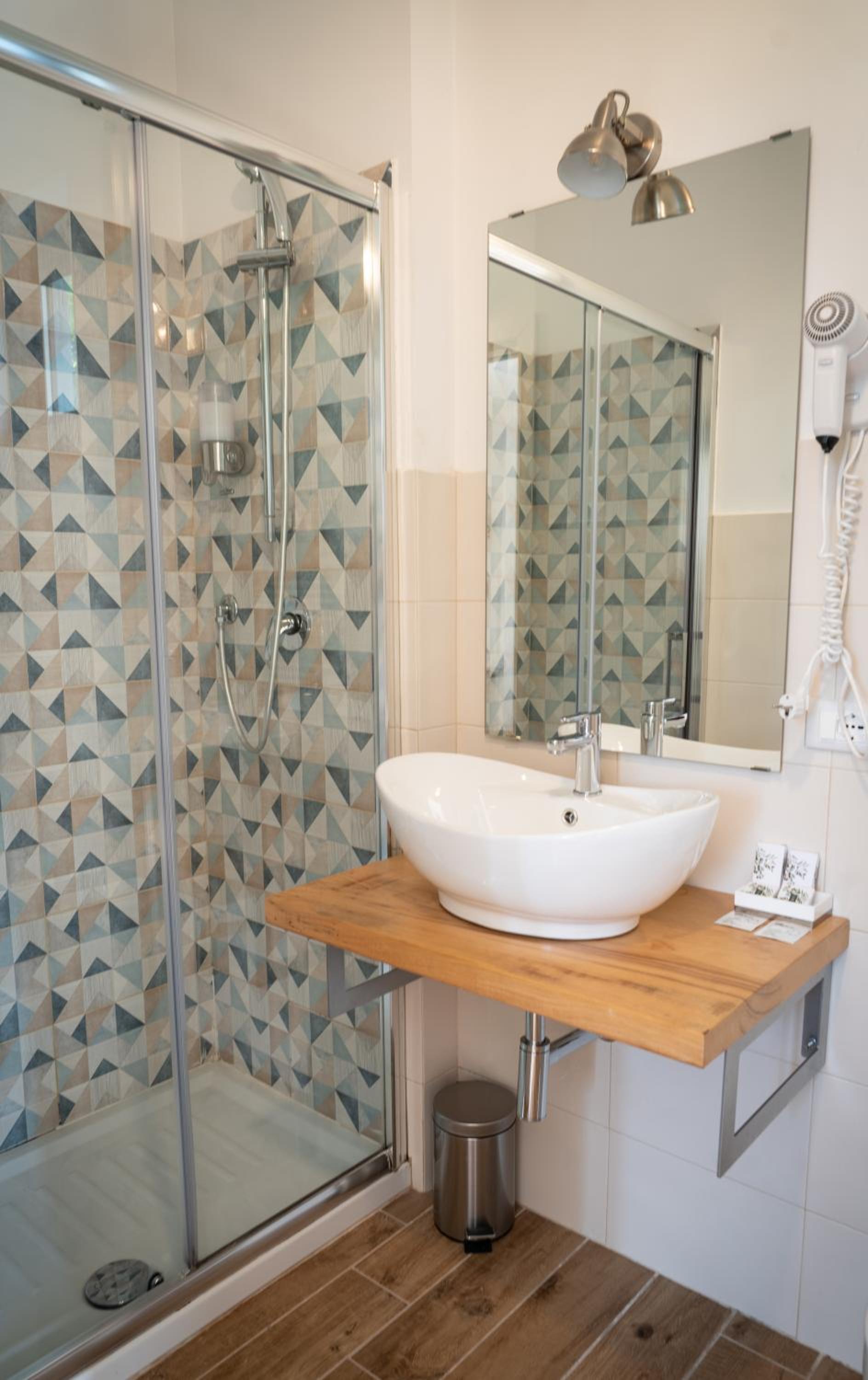 Double Room with Private Bathroom photo 3