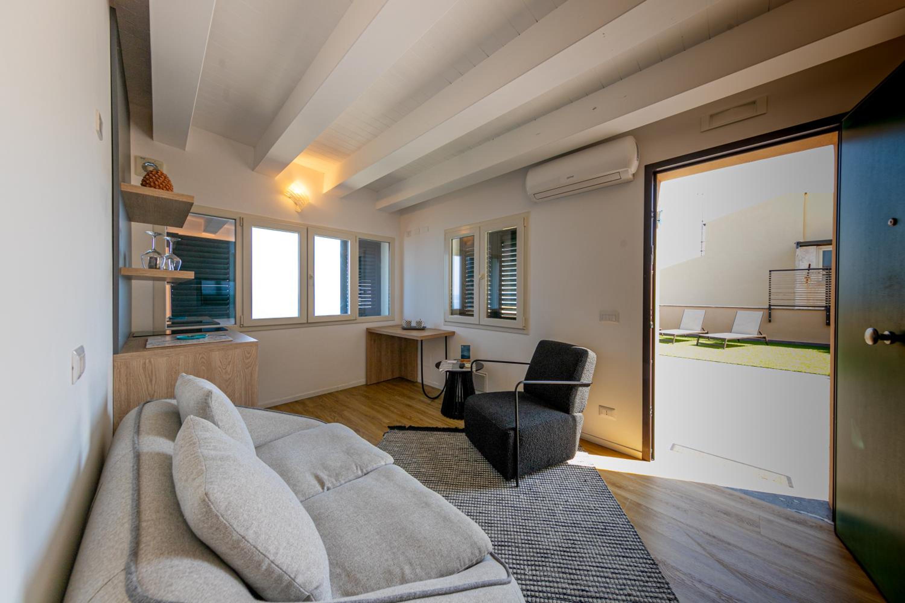 Junior Suite with Sea View - Photo 4