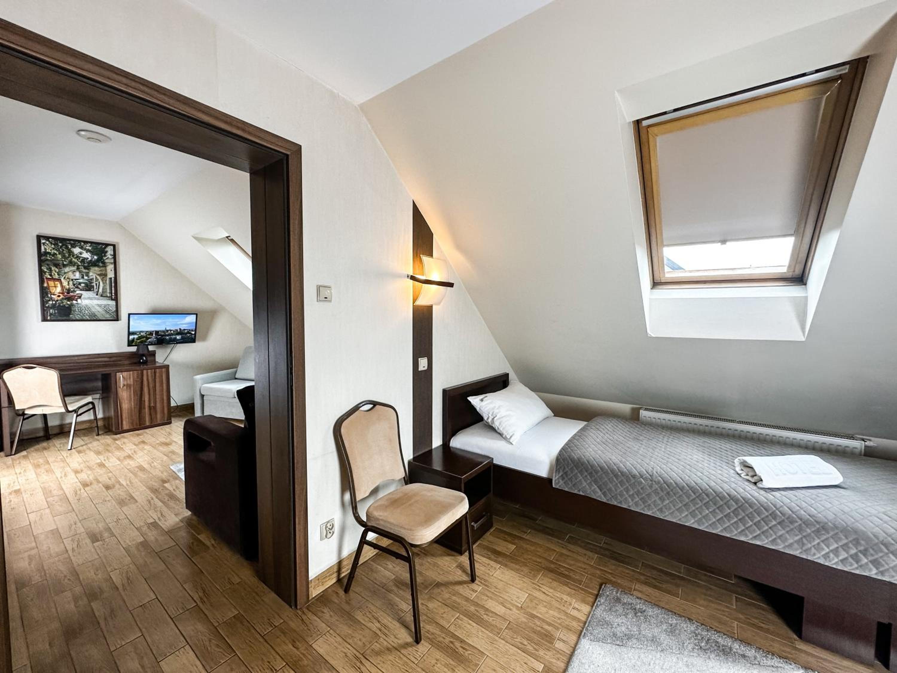 Quadruple Room - Photo 7