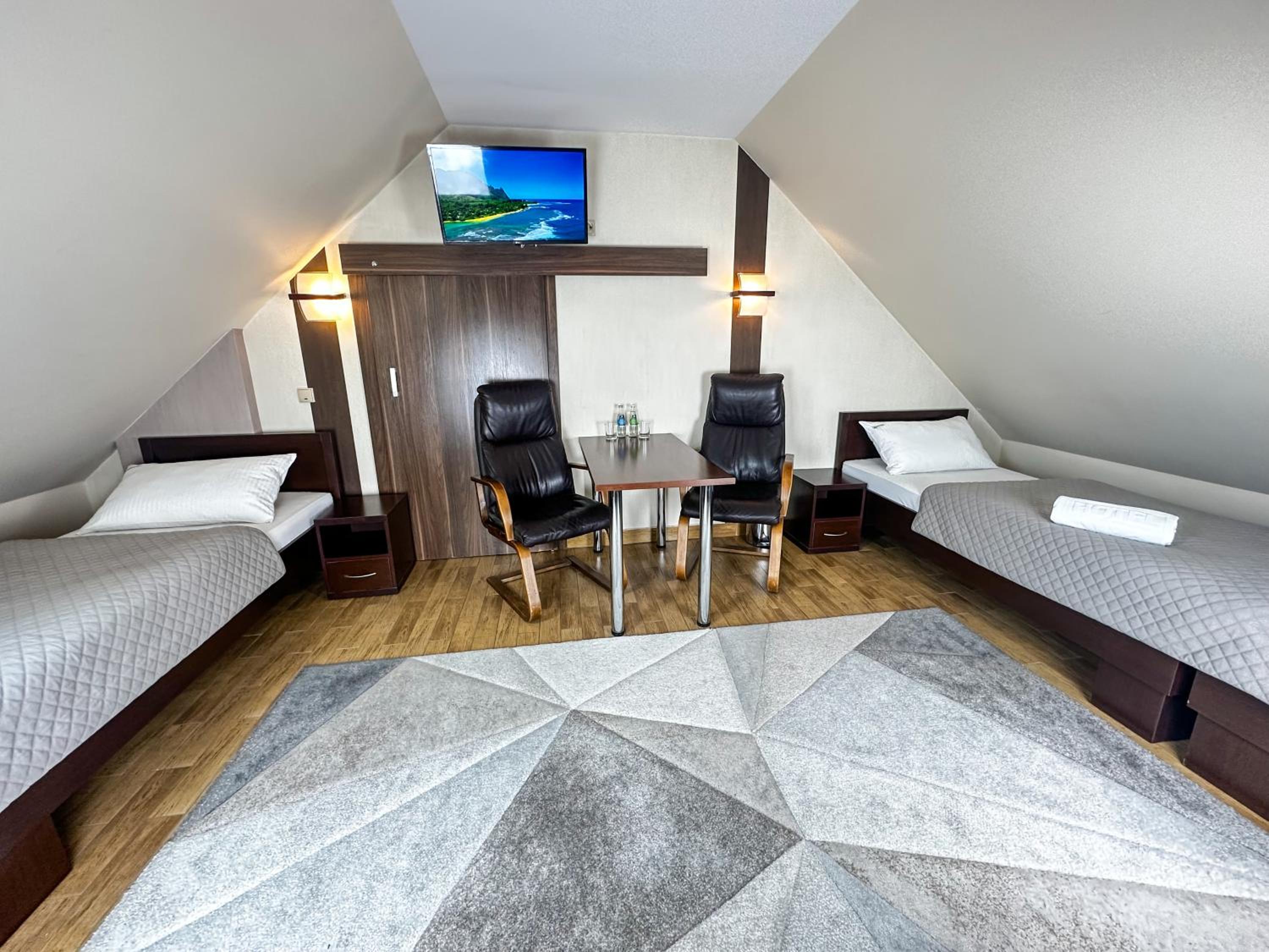 Quadruple Room - Photo 2