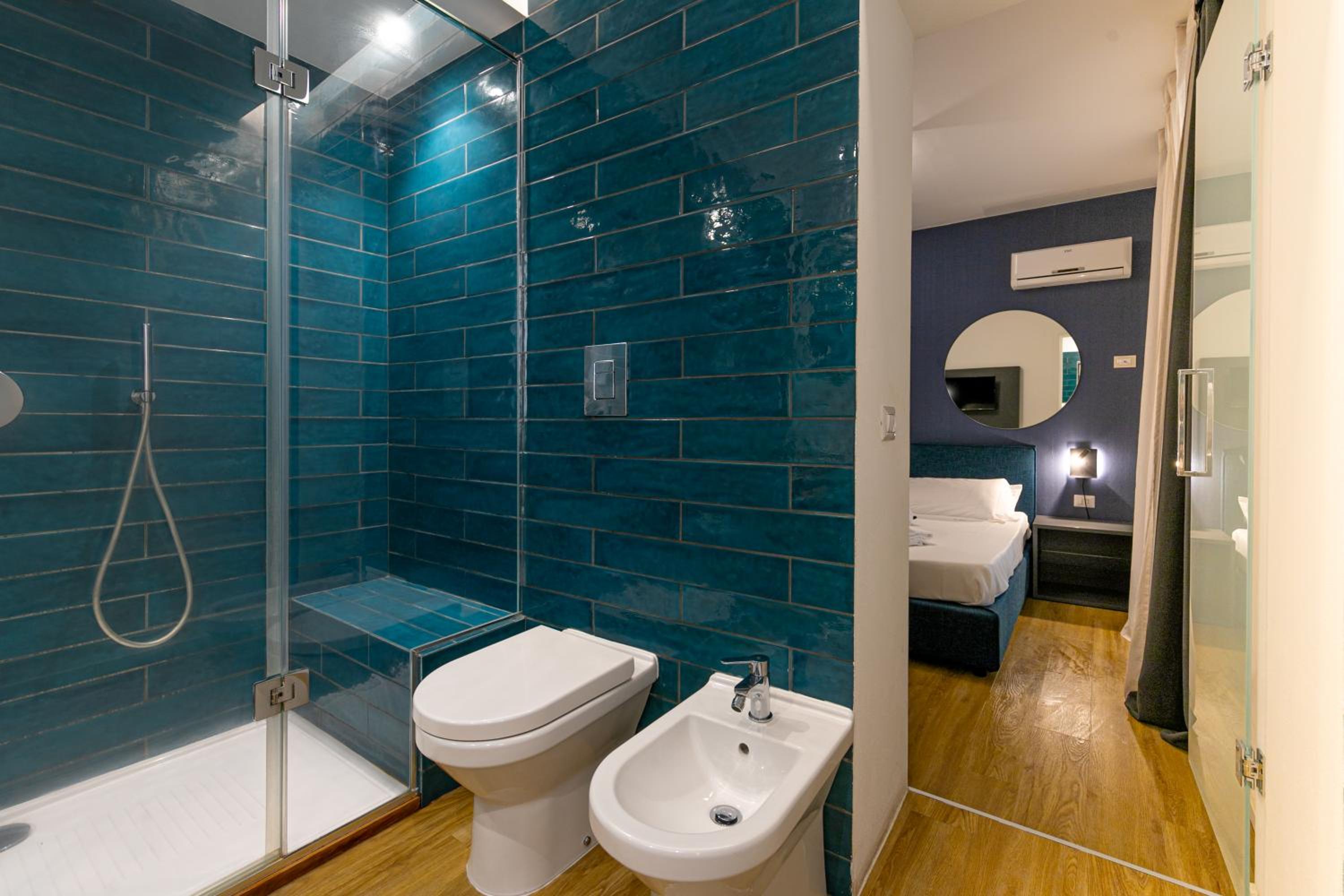 Standard Double Room - Photo 2