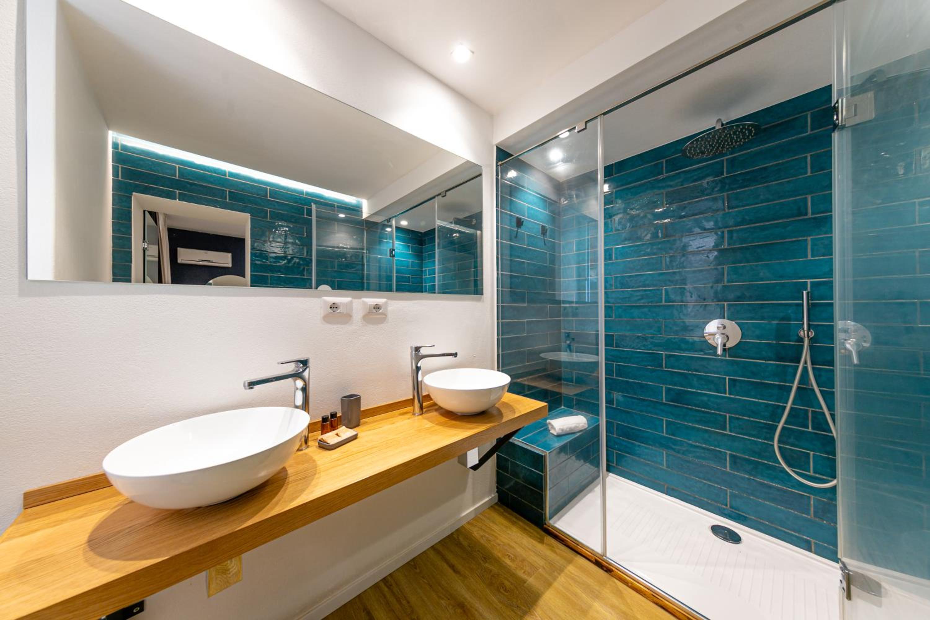 Standard Double Room - Photo 4