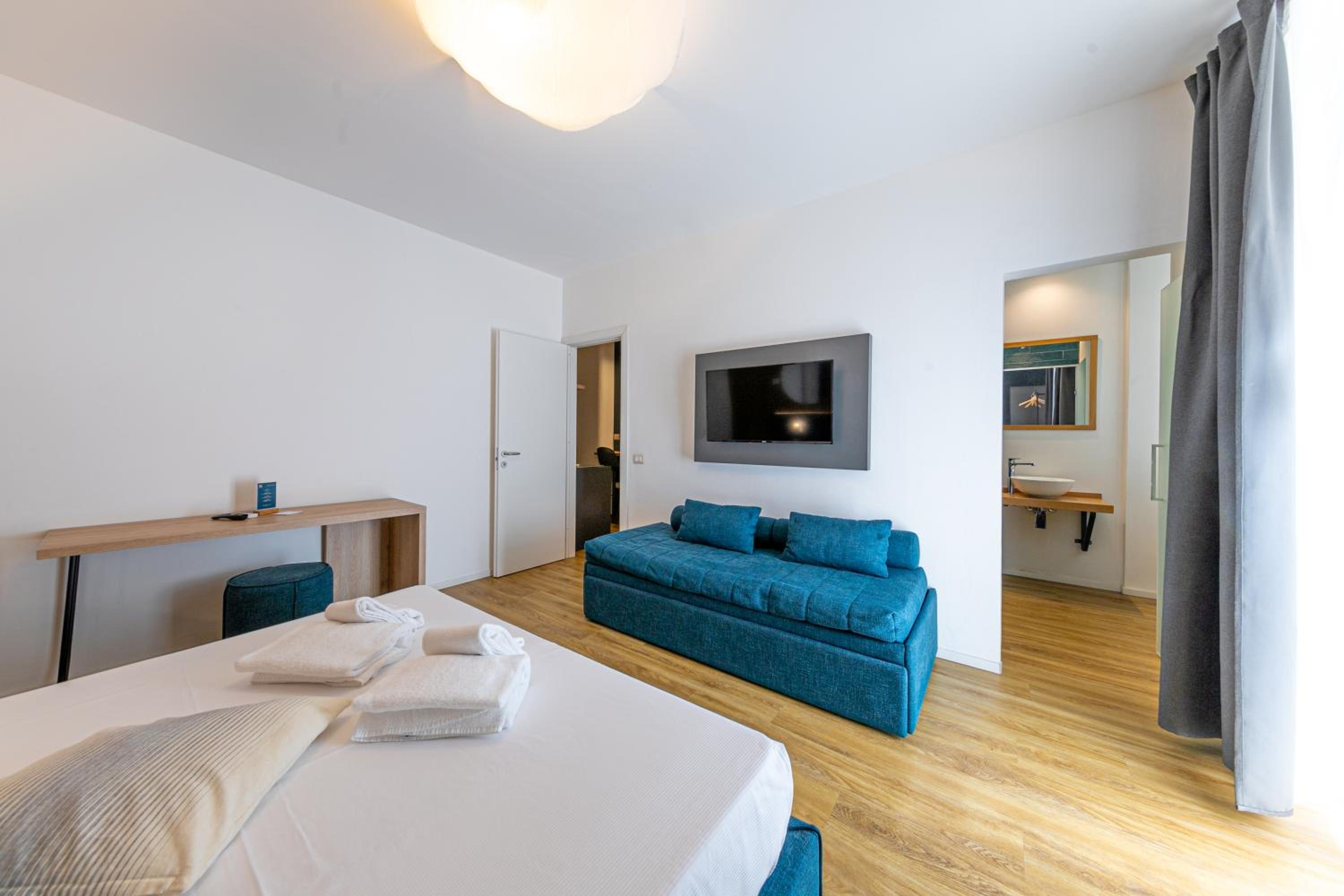 Deluxe Family Room