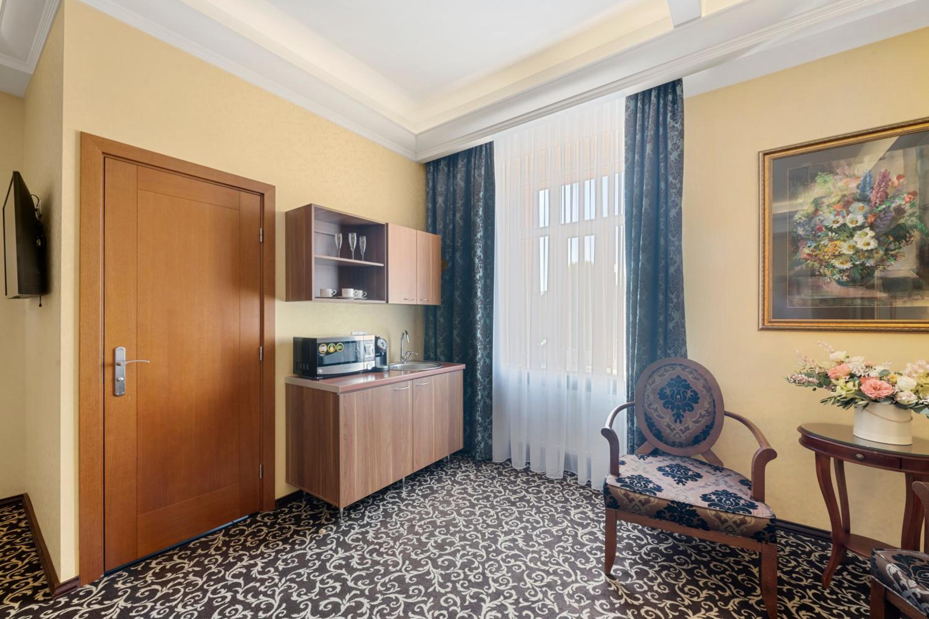 Deluxe Triple Room
