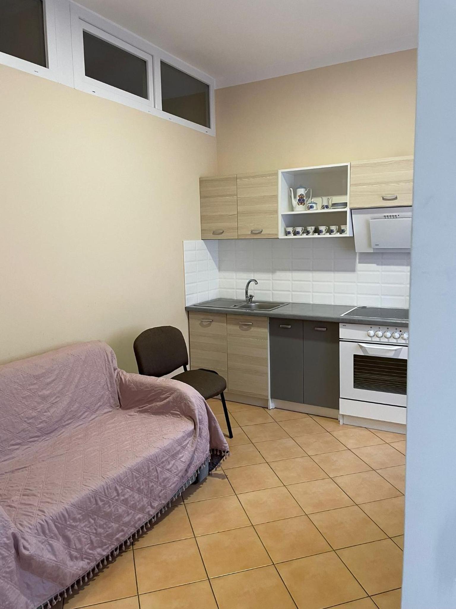 Studio with Balcony - Photo 7