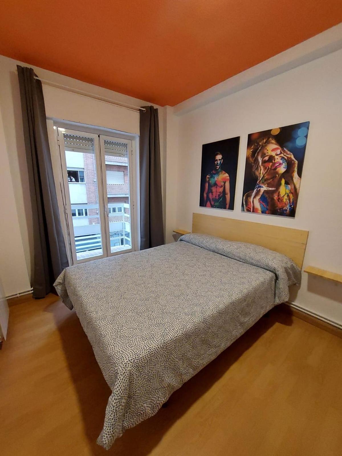 Double Room with Private Bathroom - Photo 3