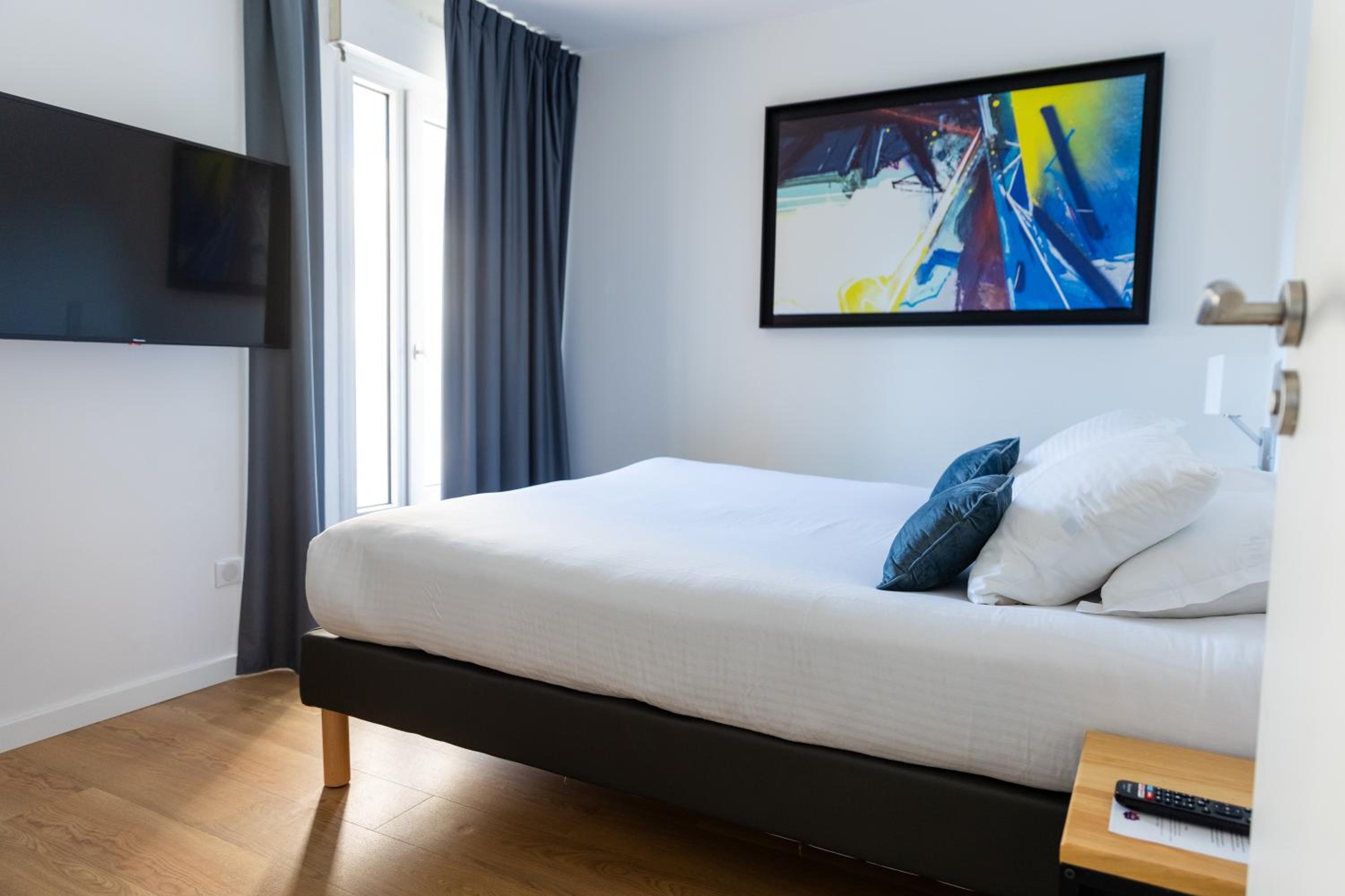Suite - Photo 2