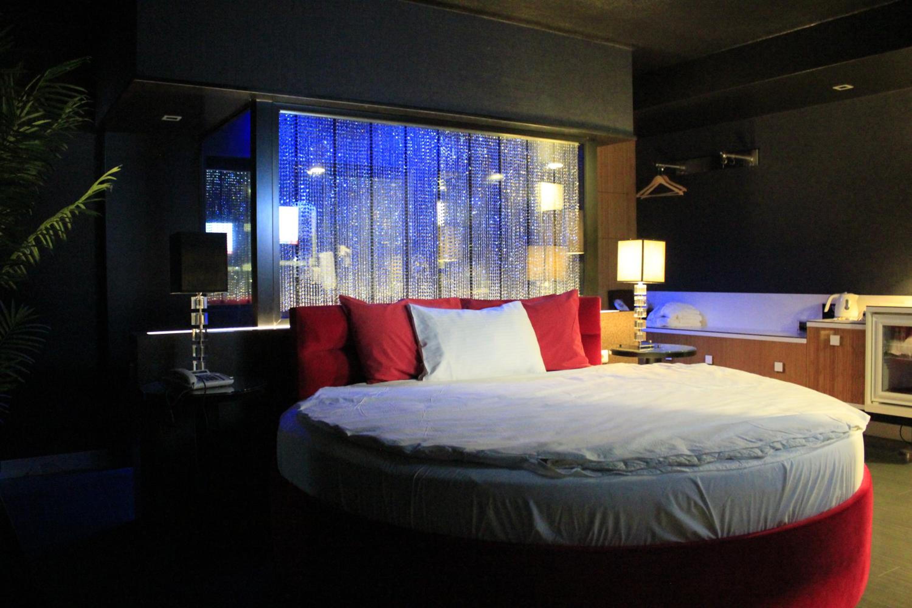 Premium Double Room - Photo 12