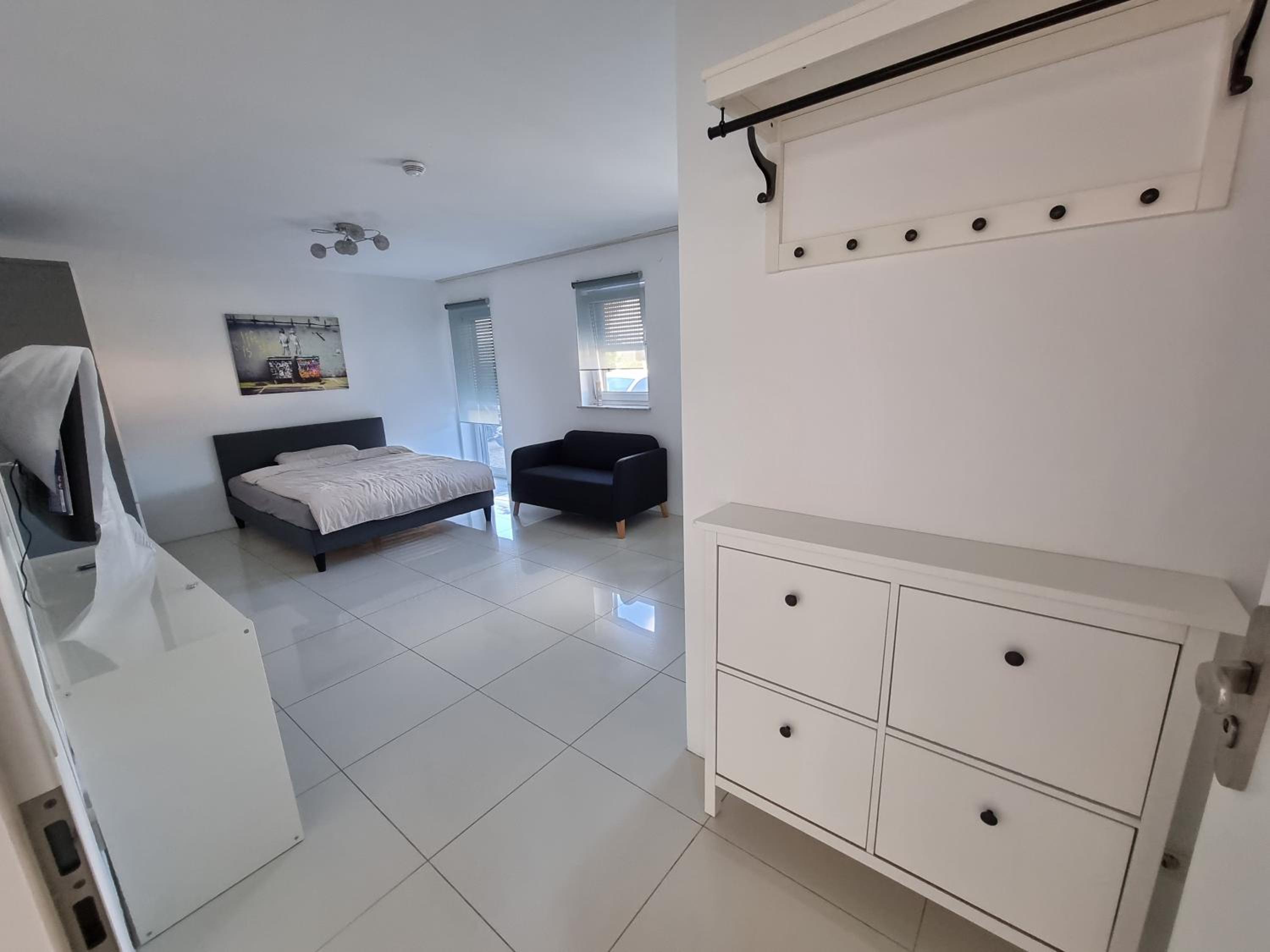 One-Bedroom Apartment photo 1