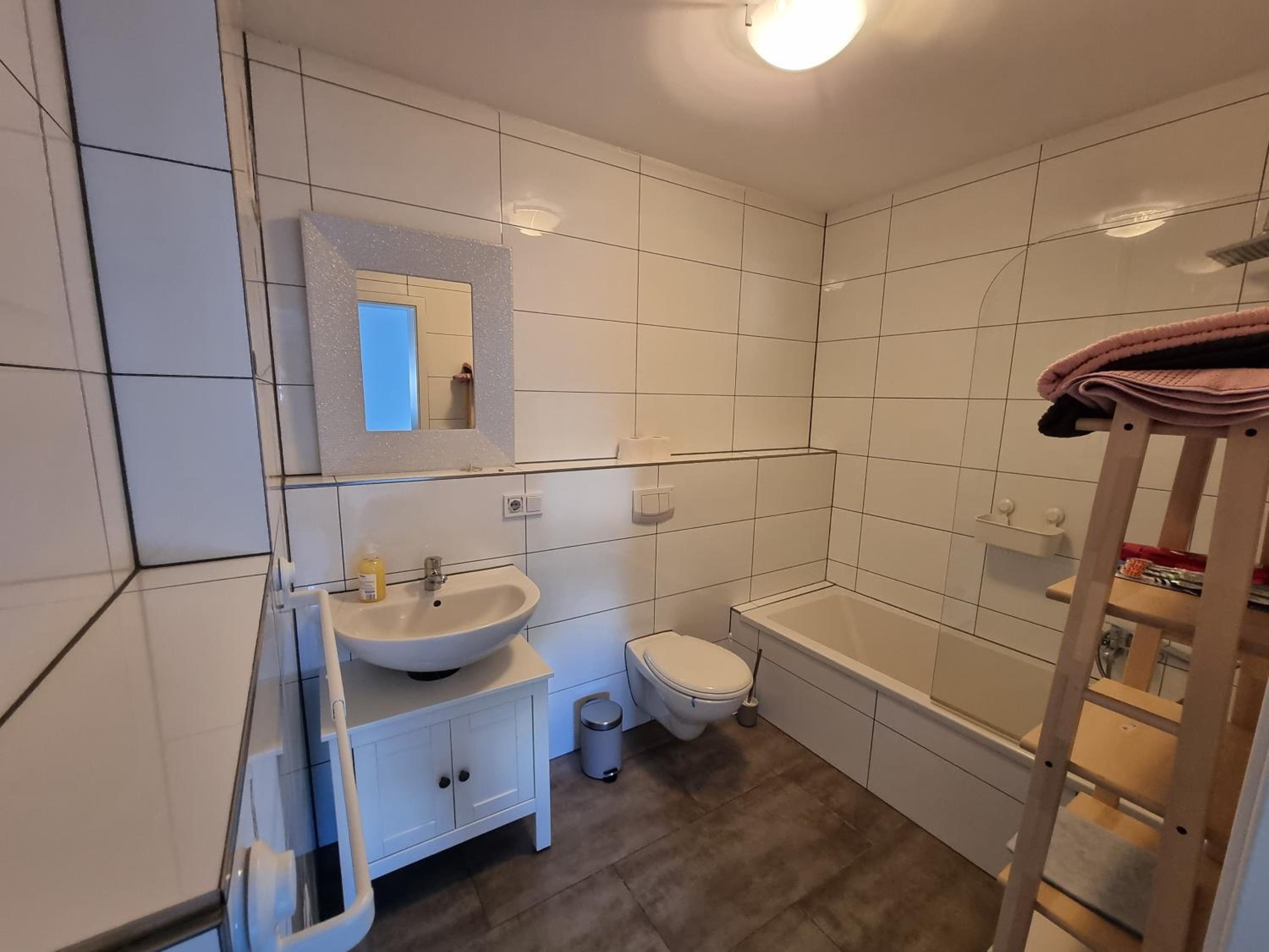 One-Bedroom Apartment photo 2