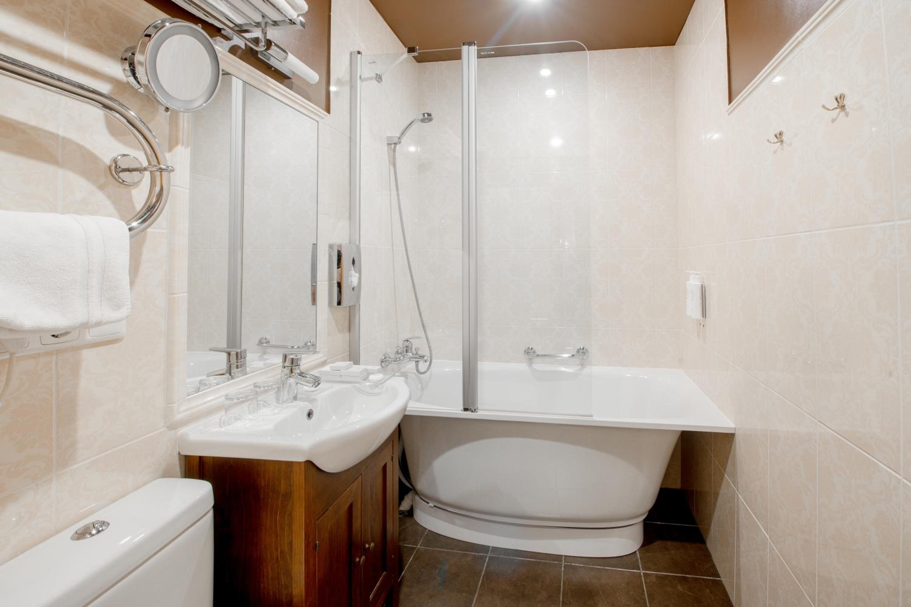 Standard Triple Room - Photo 6