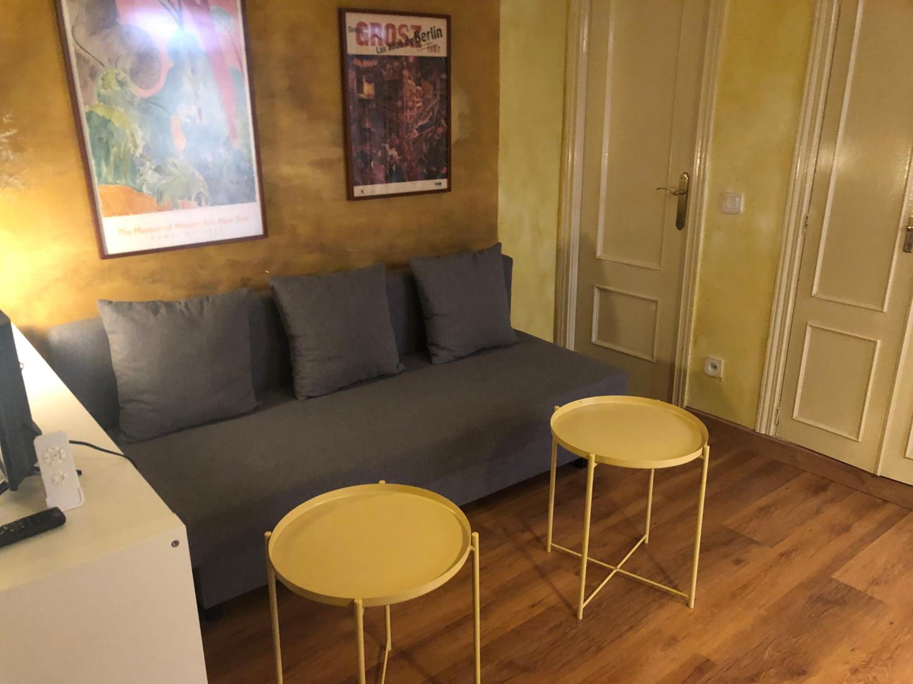 One-Bedroom Apartment photo 3