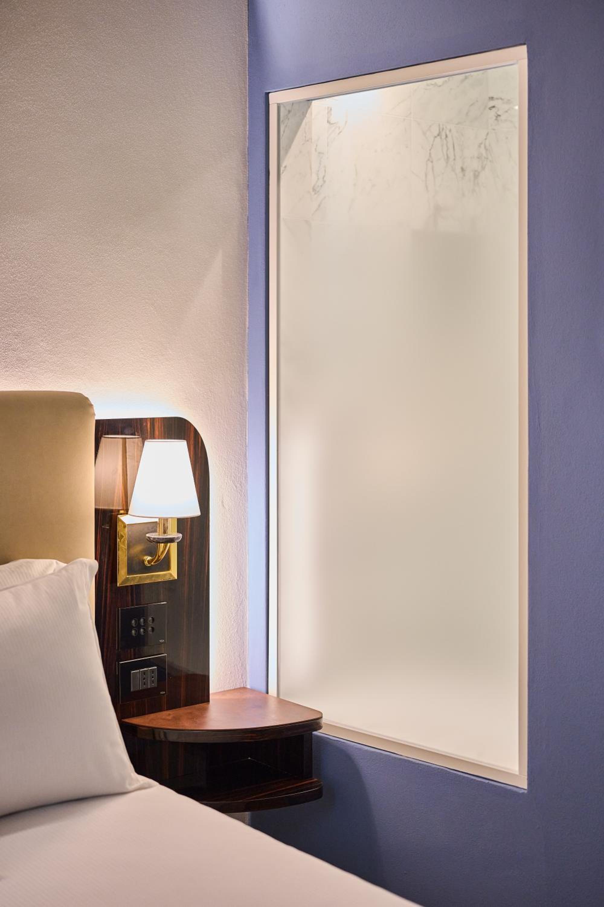 Deluxe King Room photo 3