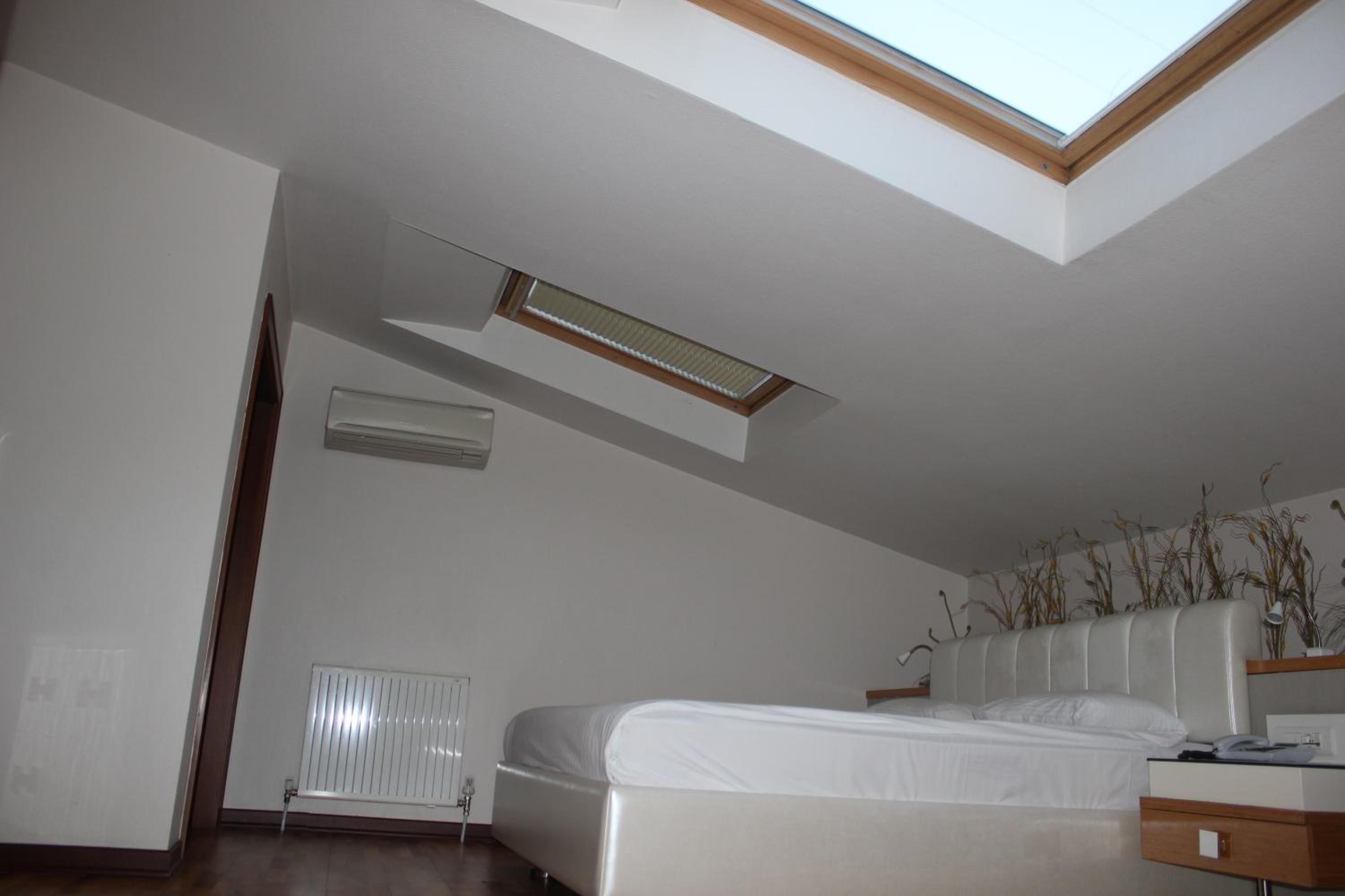 Penthouse Suite - Photo 8