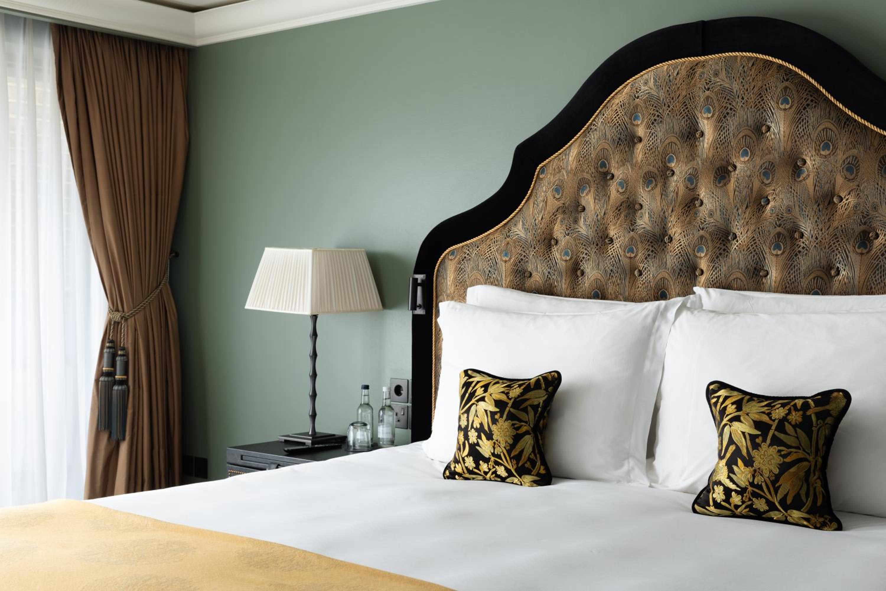 Deluxe King Room photo 2
