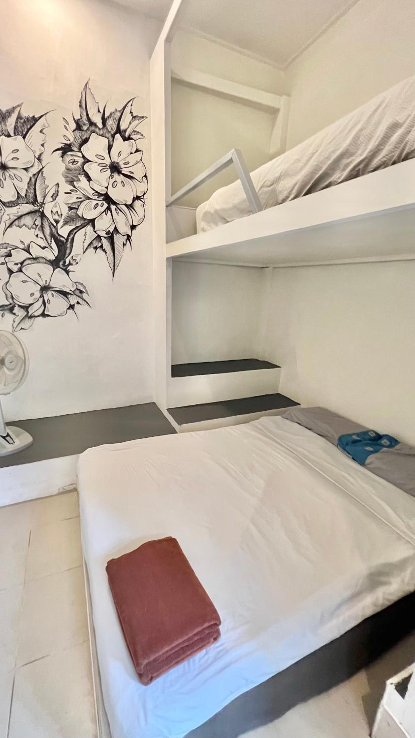 Basic Triple Room with Shared Bathroom