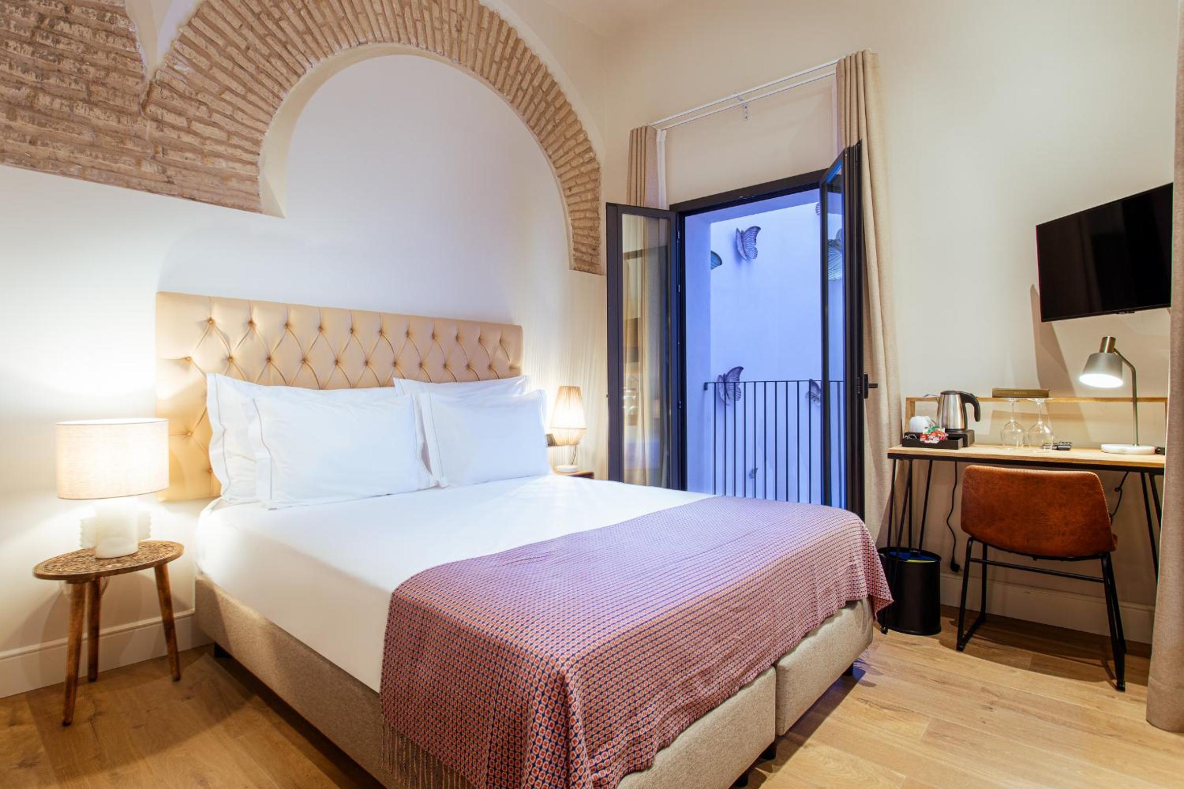 Double or Twin Room with Interior View - Photo 1