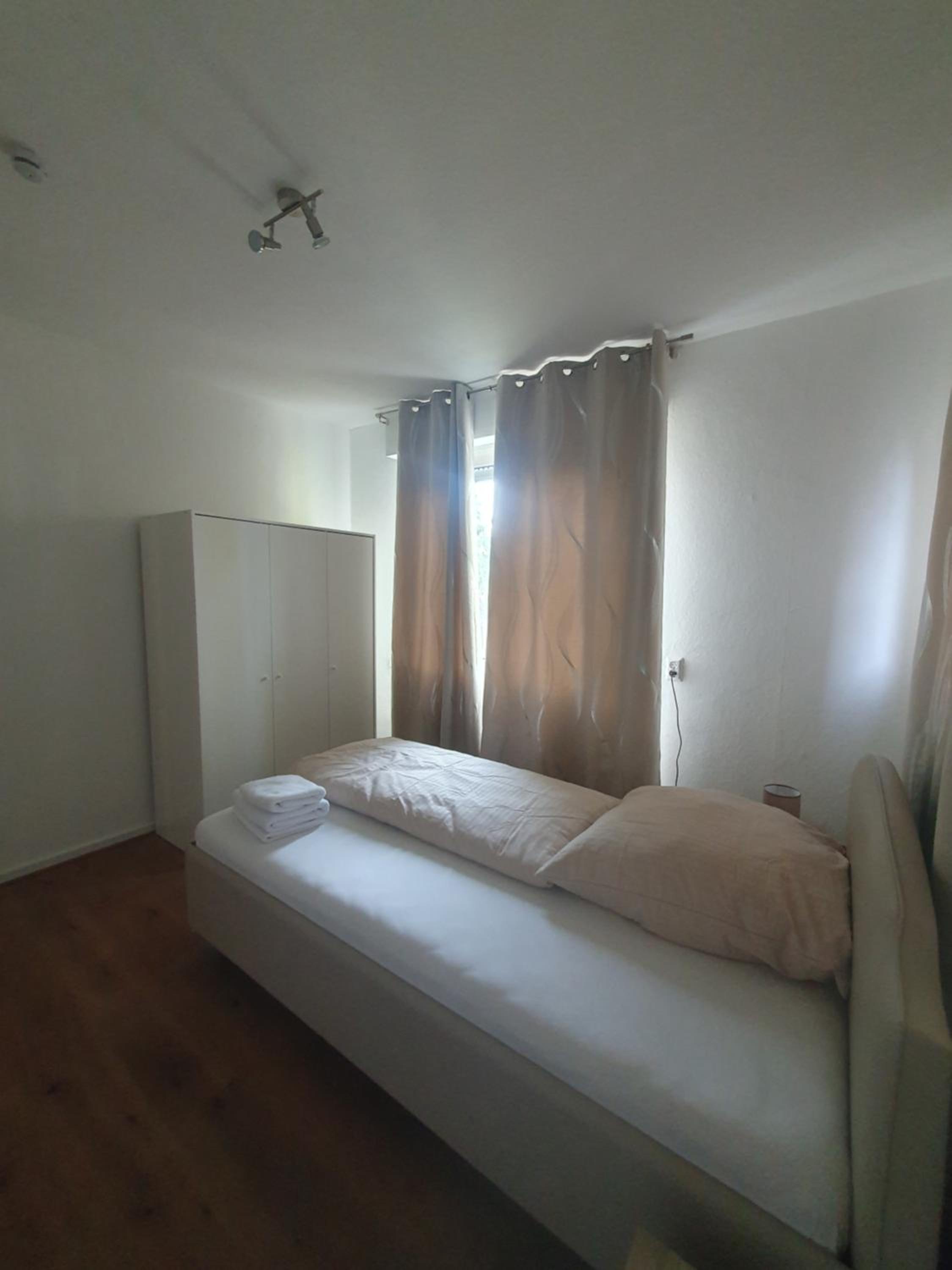 Single Room with Shared Bathroom photo 1