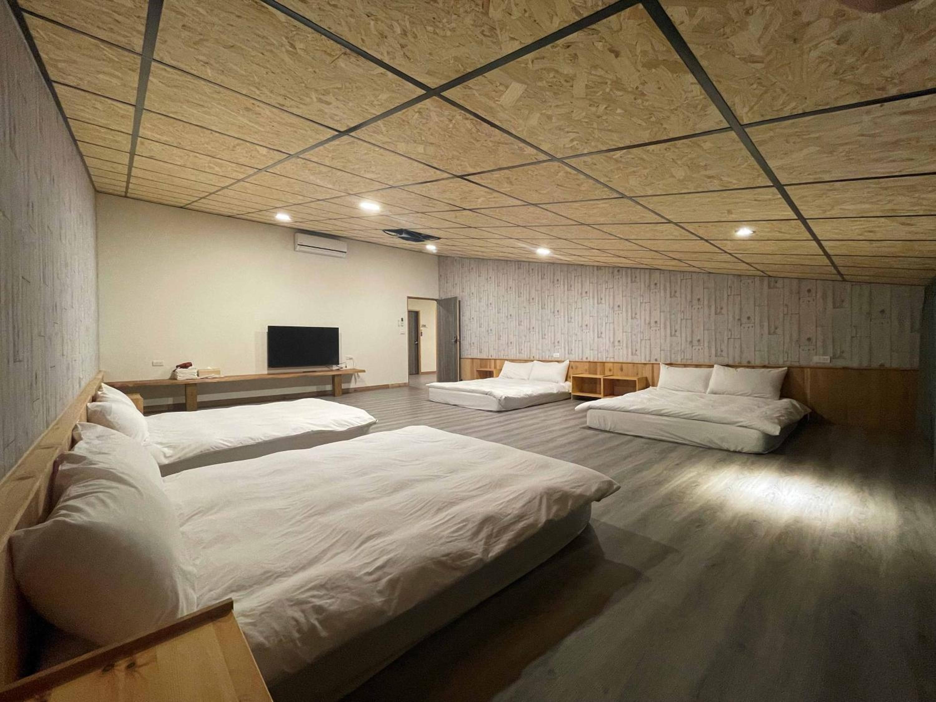 Apartment With Shared Bathroom