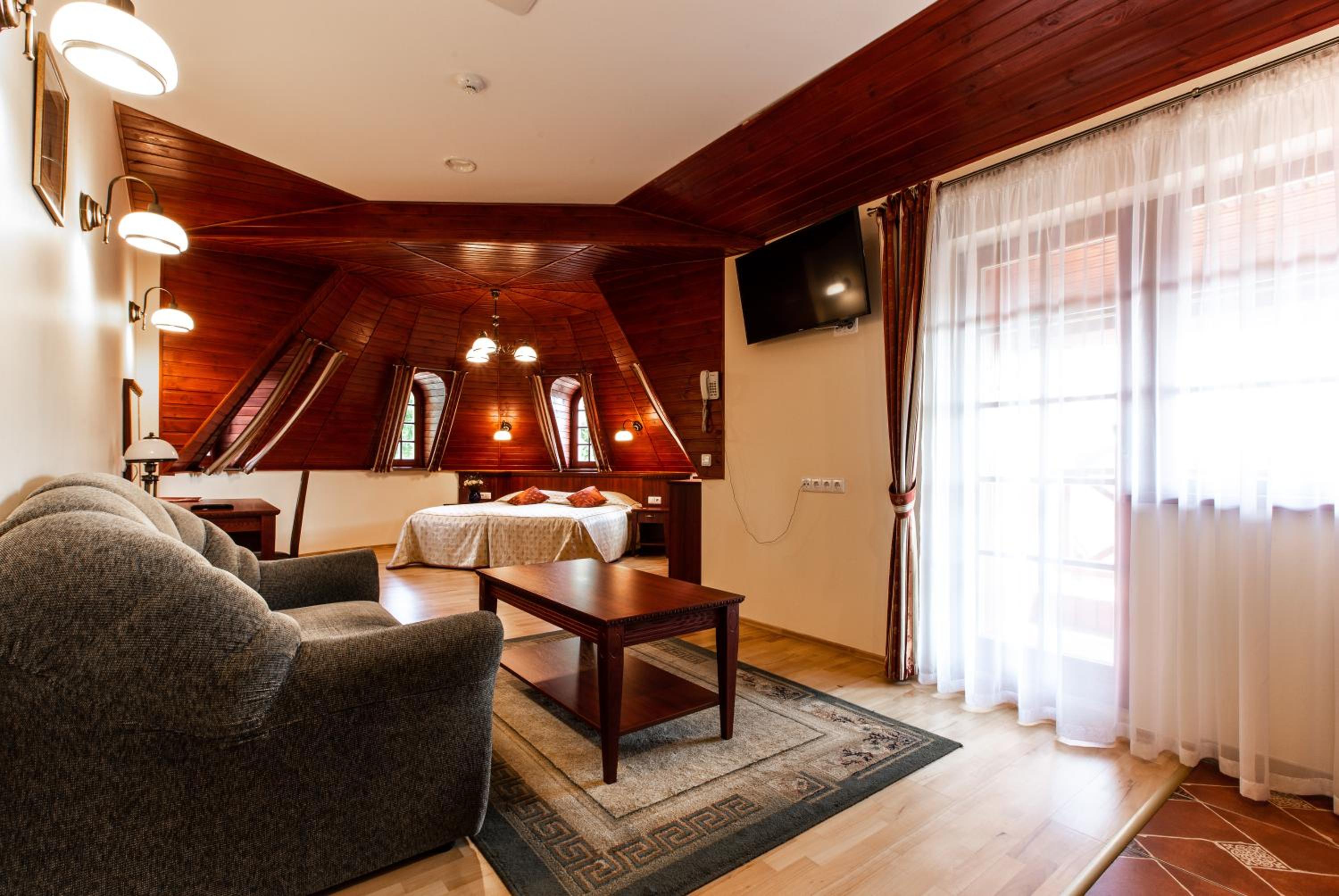 One-Bedroom Apartment with Balcony and SPA Access photo 1