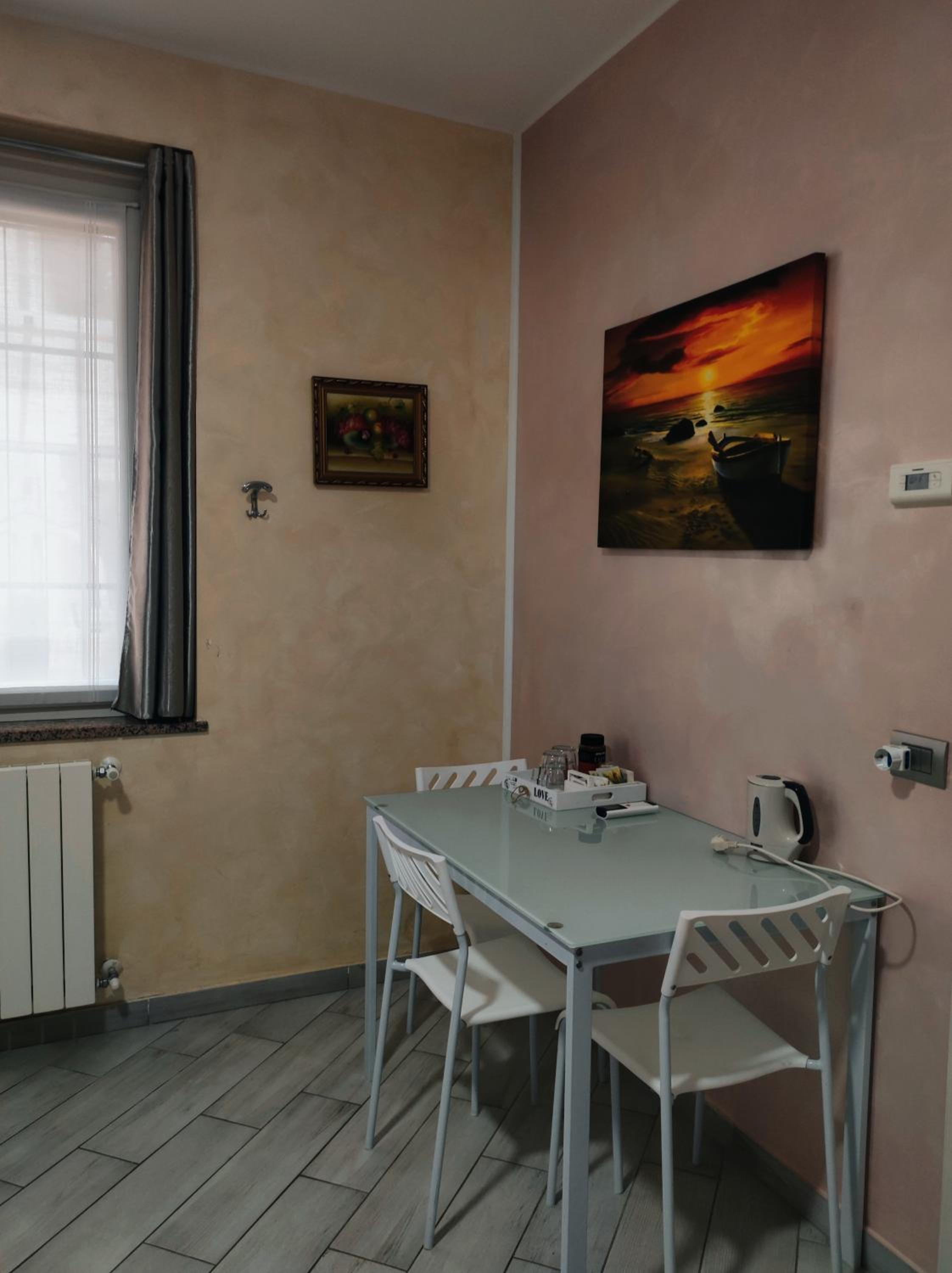Quadruple Room with Private Bathroom - Photo 7